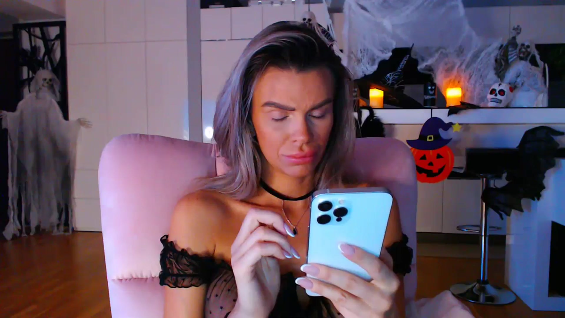 Gallery image thumbnail from D_y_y's myfreecams stream on, 10/31/2023, 04:57 image 15 of 20