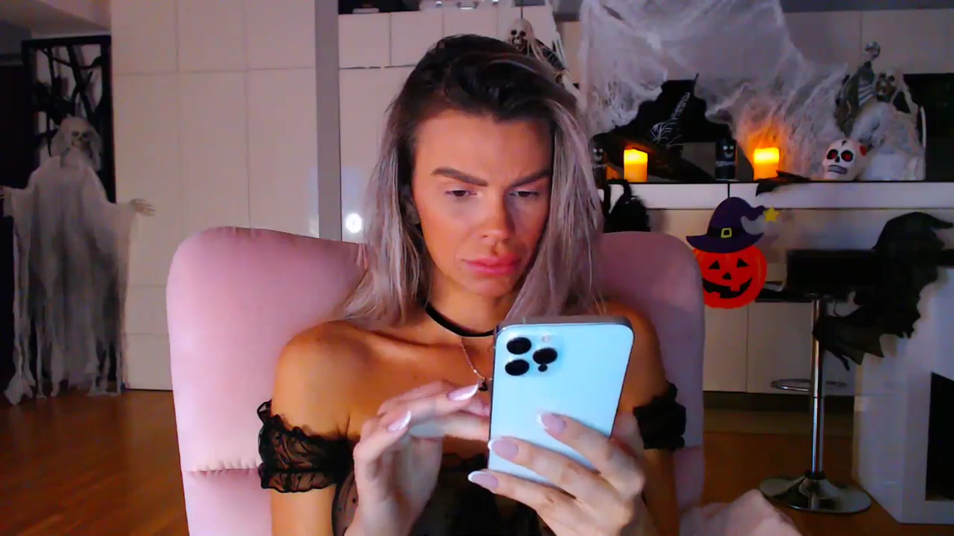 Gallery image thumbnail from D_y_y's myfreecams stream on, 10/31/2023, 04:57 image 13 of 20