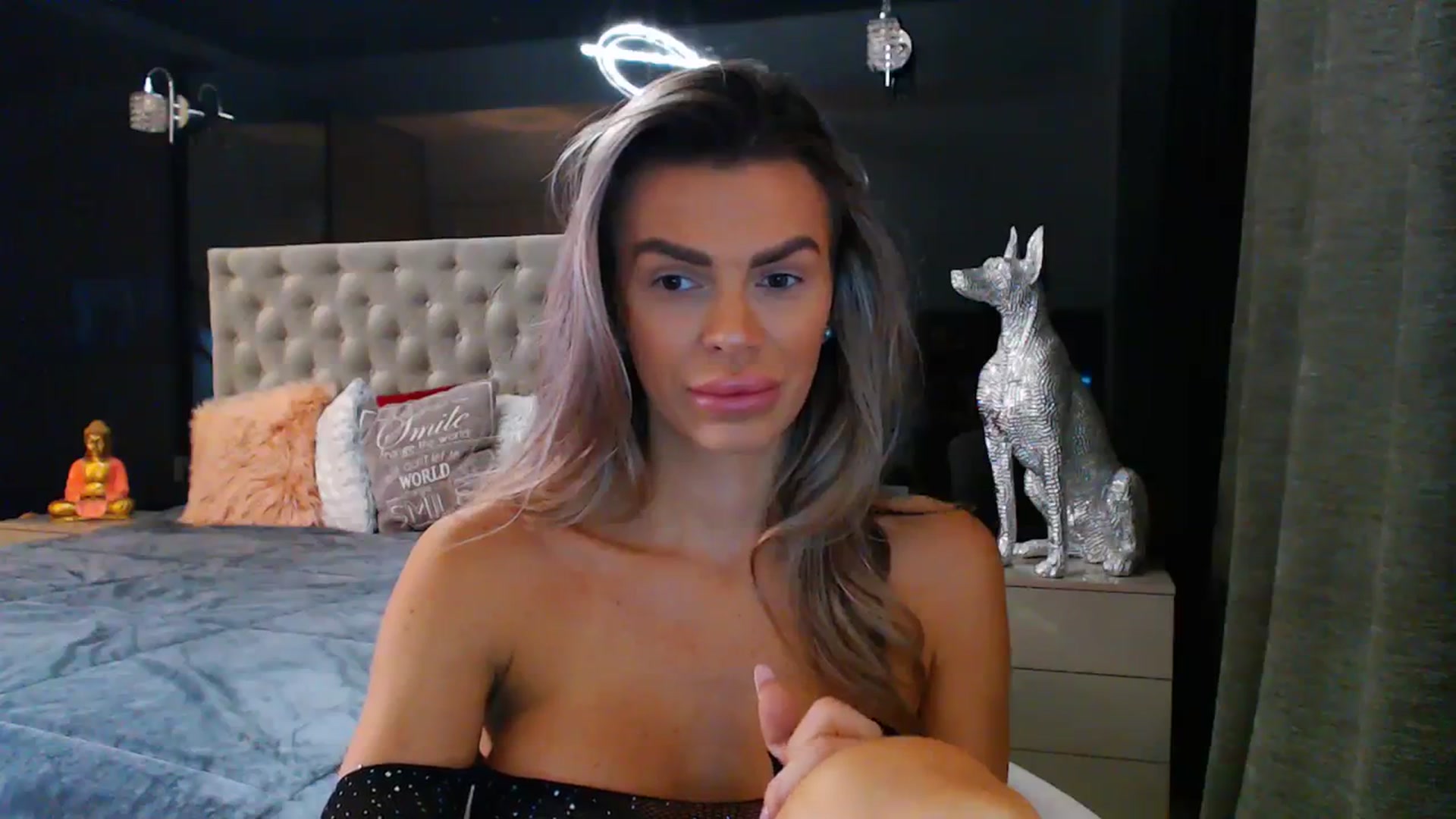 Gallery image thumbnail from D_y_y's myfreecams stream on, 11/05/2023, 04:34 image 18 of 20