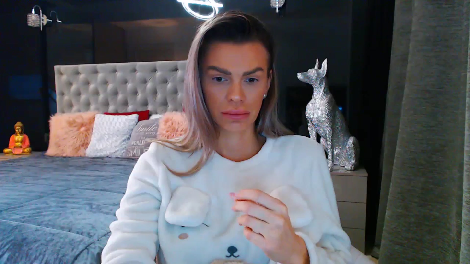Gallery image thumbnail from D_y_y's myfreecams stream on, 11/07/2023, 05:37 image 15 of 20