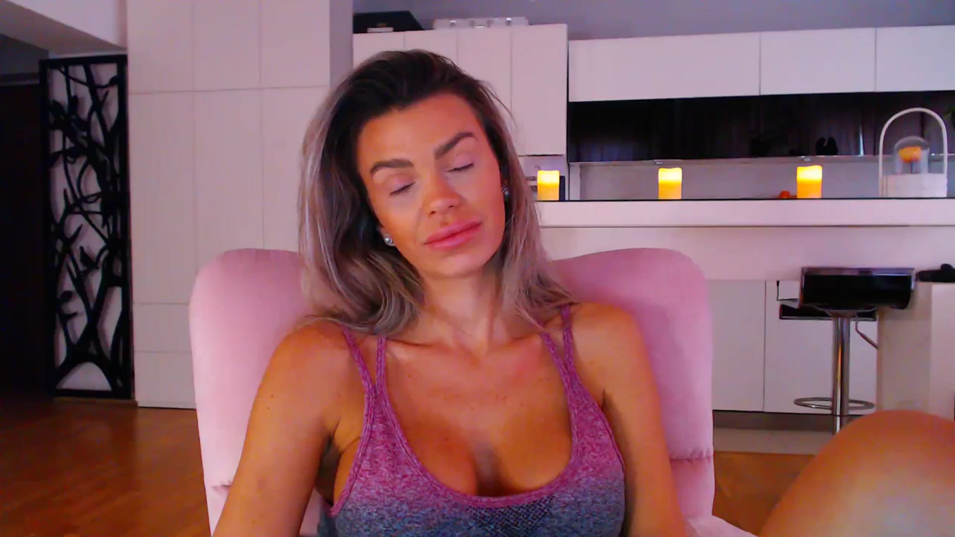 Gallery image thumbnail from D_y_y's myfreecams stream on, 11/14/2023, 06:24 image 10 of 20