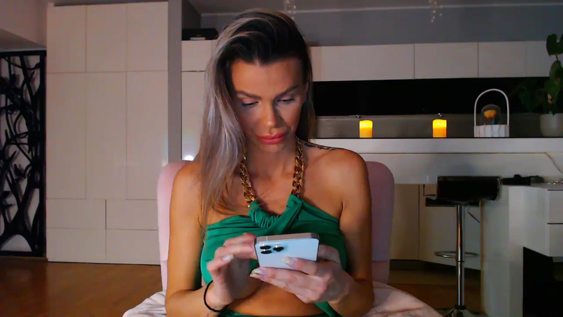 Gallery image thumbnail from D_y_y's myfreecams stream on, 11/18/2023, 04:17 image 20 of 20