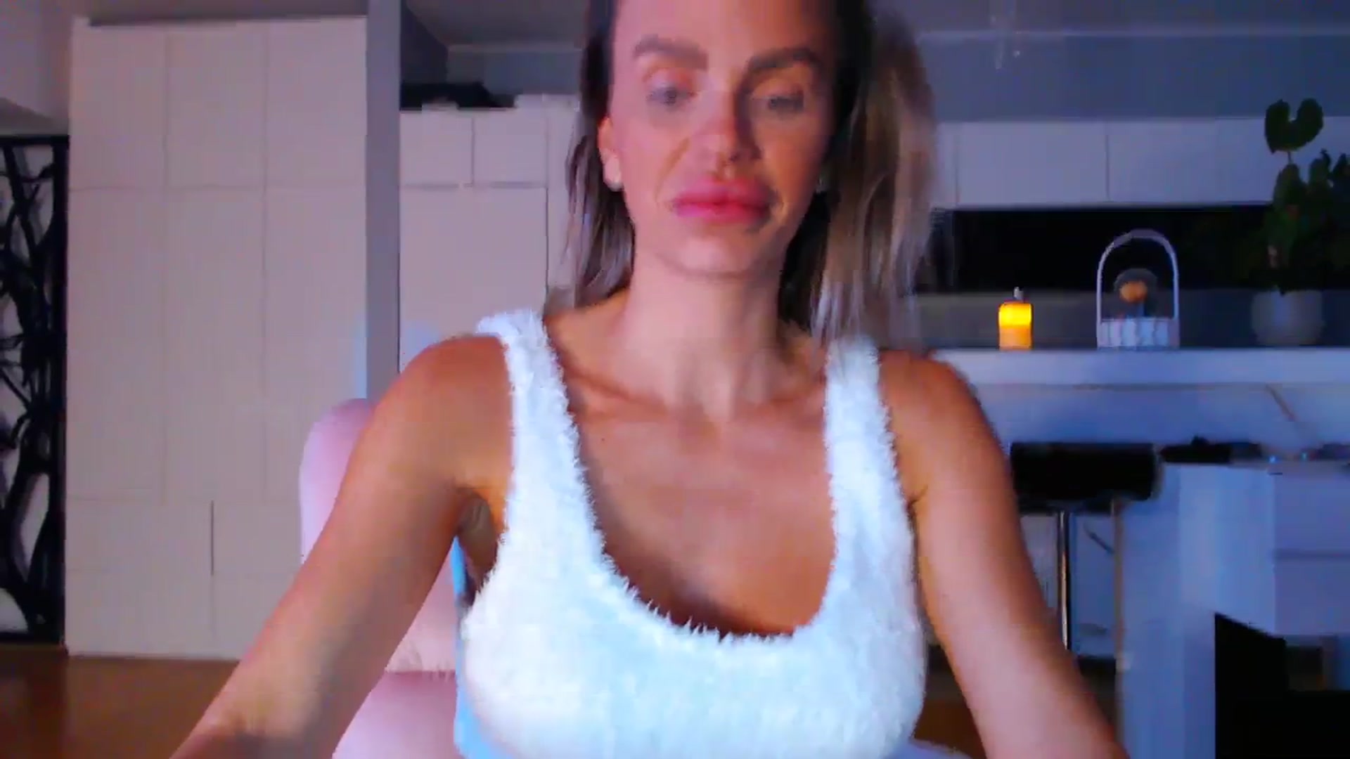 Gallery image thumbnail from D_y_y's myfreecams stream on, 11/18/2023, 05:53 image 14 of 20