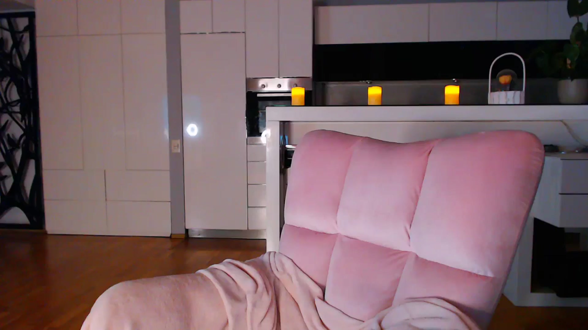 Gallery image thumbnail from D_y_y's myfreecams stream on, 11/18/2023, 05:53 image 8 of 20