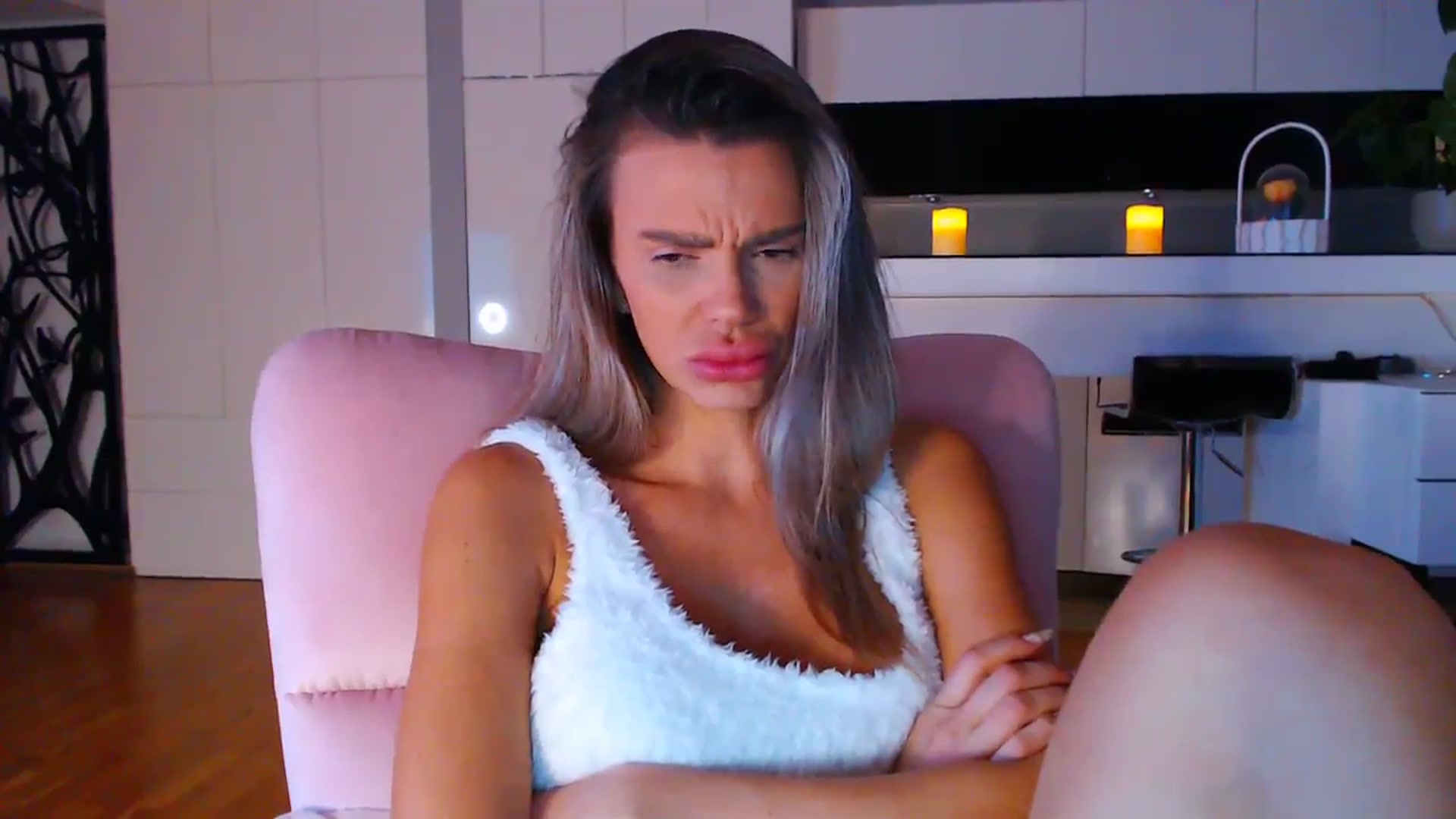 Gallery image thumbnail from D_y_y's myfreecams stream on, 11/18/2023, 05:53 image 10 of 20