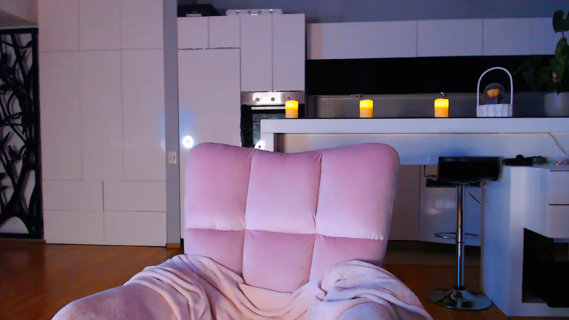 Gallery image thumbnail from D_y_y's myfreecams stream on, 11/18/2023, 05:53 image 1 of 20