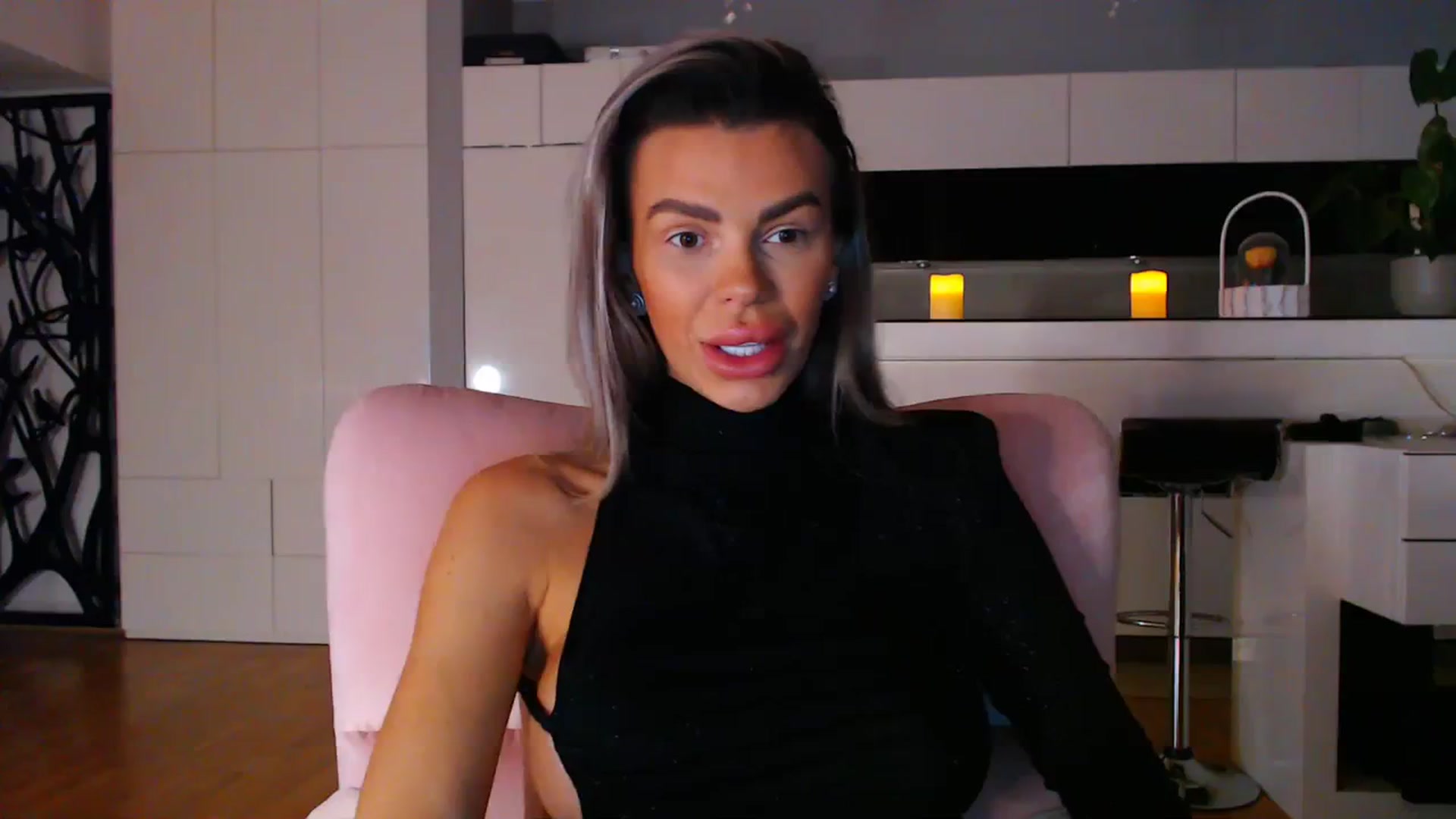 Gallery image thumbnail from D_y_y's myfreecams stream on, 11/19/2023, 03:52 image 10 of 20
