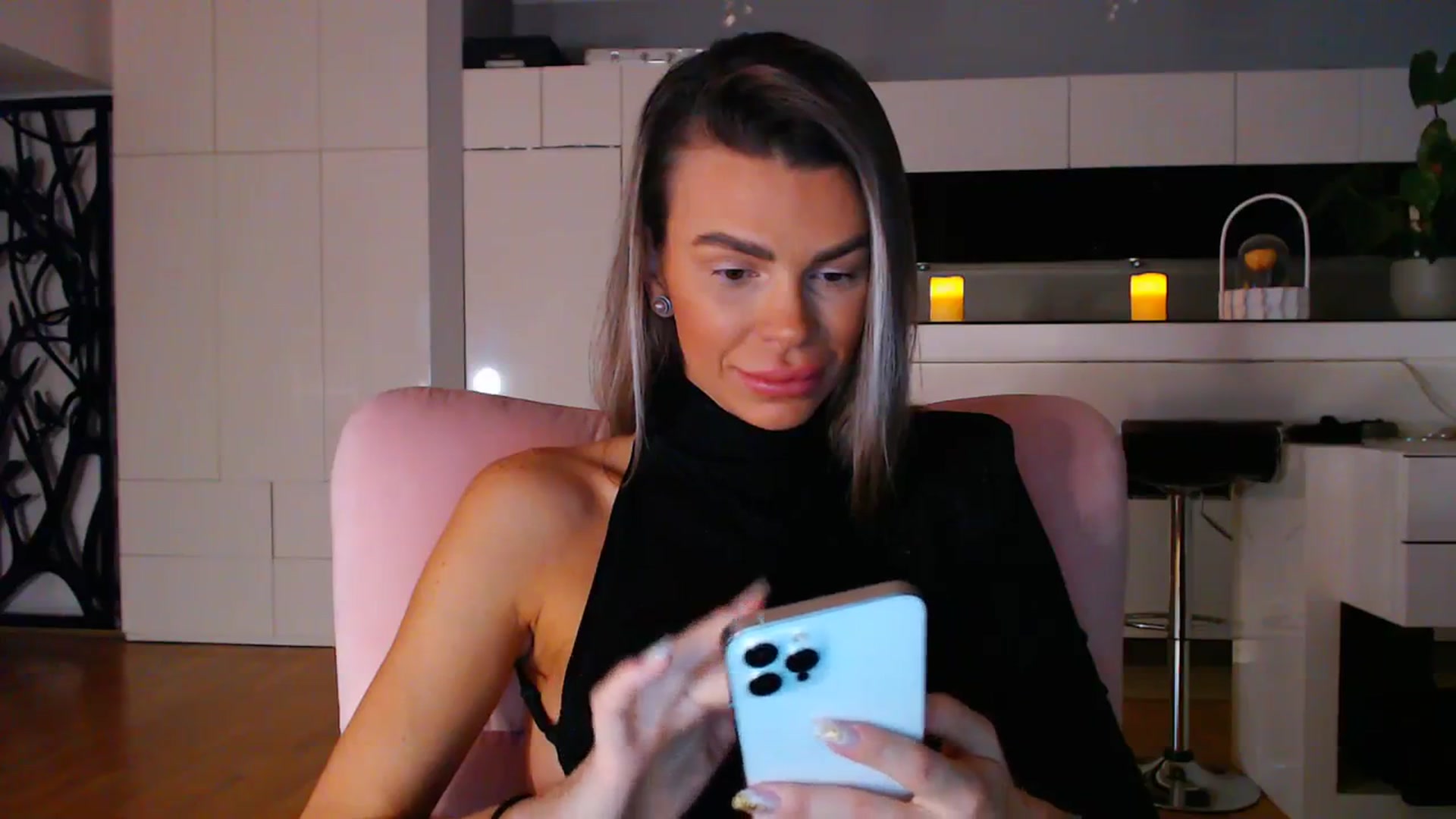 Gallery image thumbnail from D_y_y's myfreecams stream on, 11/19/2023, 03:52 image 9 of 20