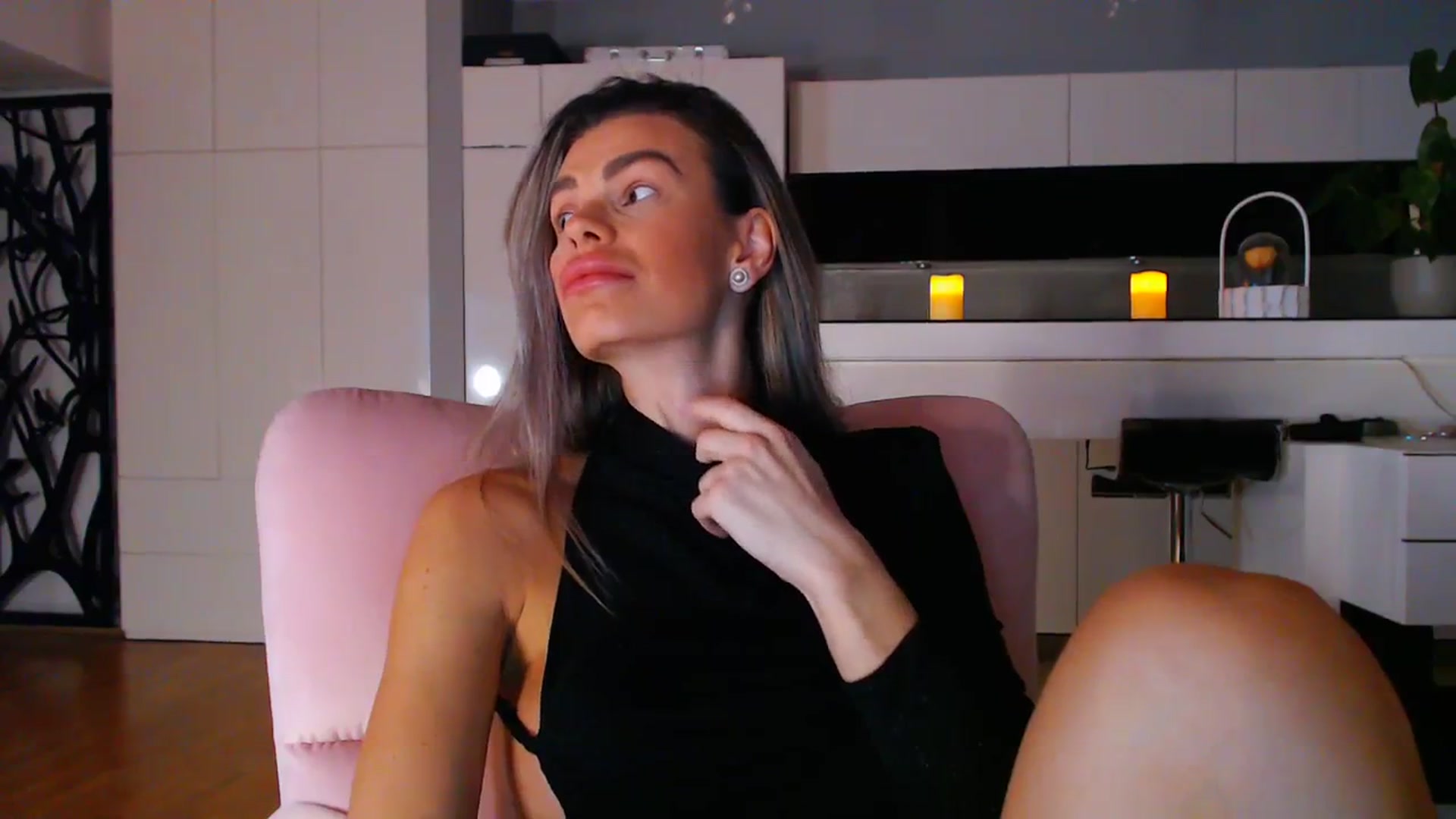 Gallery image thumbnail from D_y_y's myfreecams stream on, 11/19/2023, 03:52 image 14 of 20