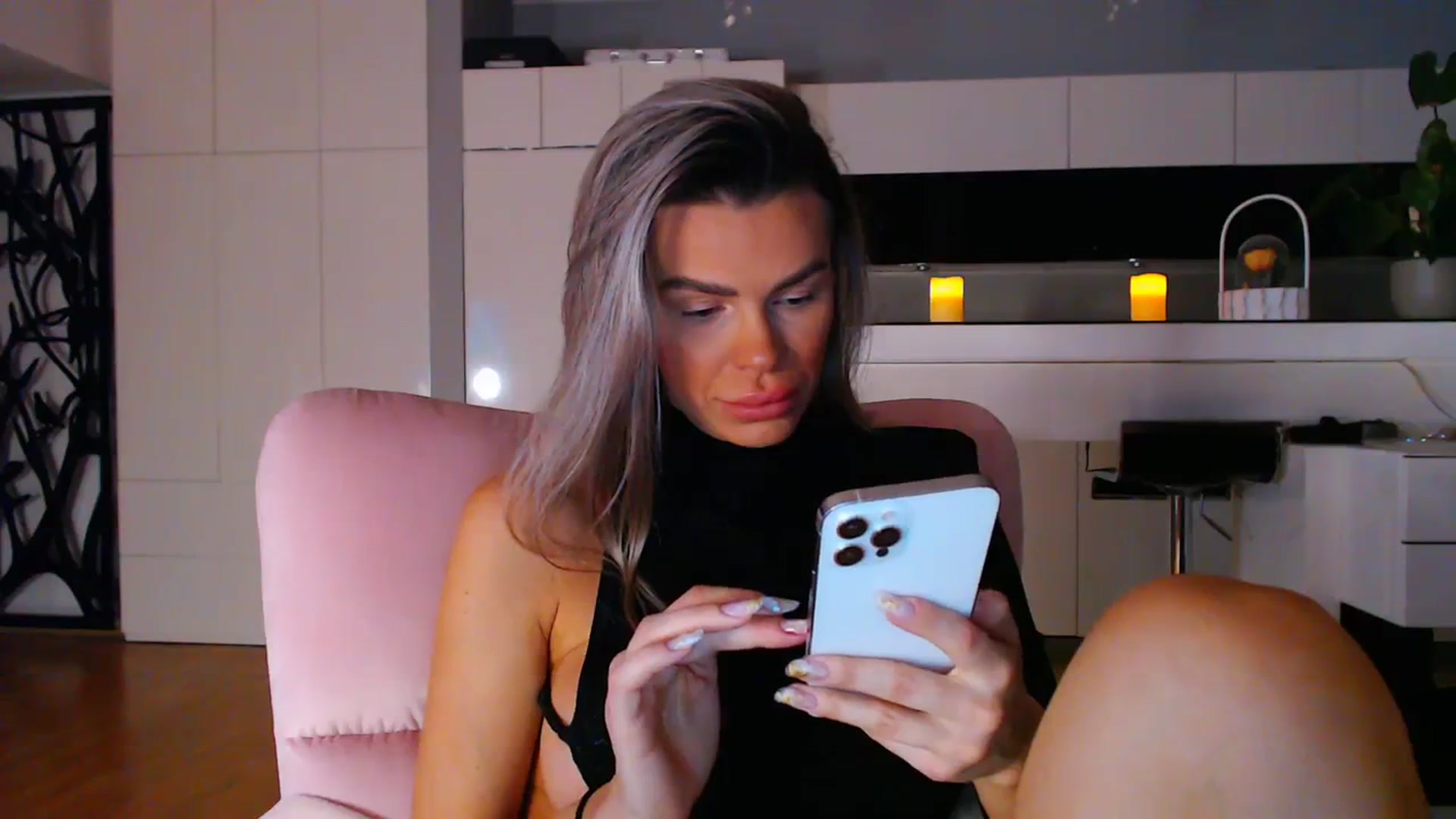 Gallery image thumbnail from D_y_y's myfreecams stream on, 11/19/2023, 03:52 image 18 of 20