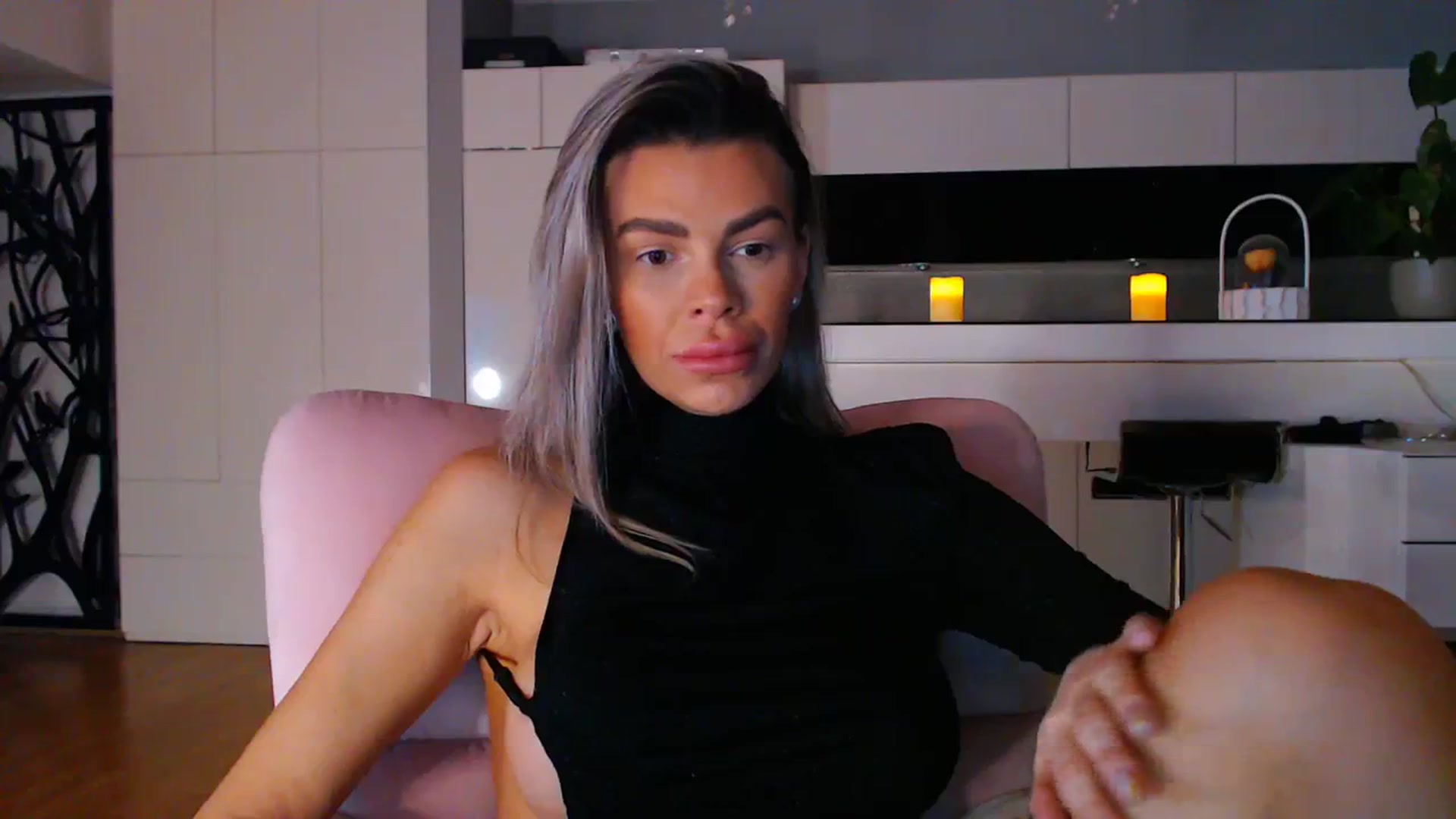 Gallery image thumbnail from D_y_y's myfreecams stream on, 11/19/2023, 03:52 image 13 of 20