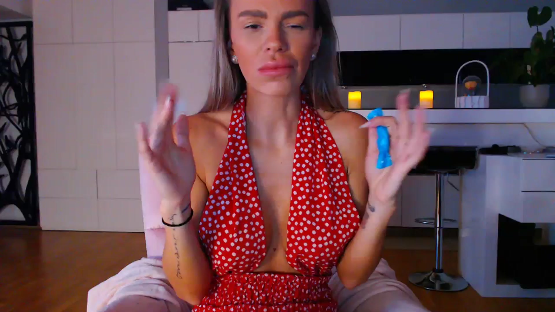 Gallery image thumbnail from D_y_y's myfreecams stream on, 11/20/2023, 06:39 image 8 of 20