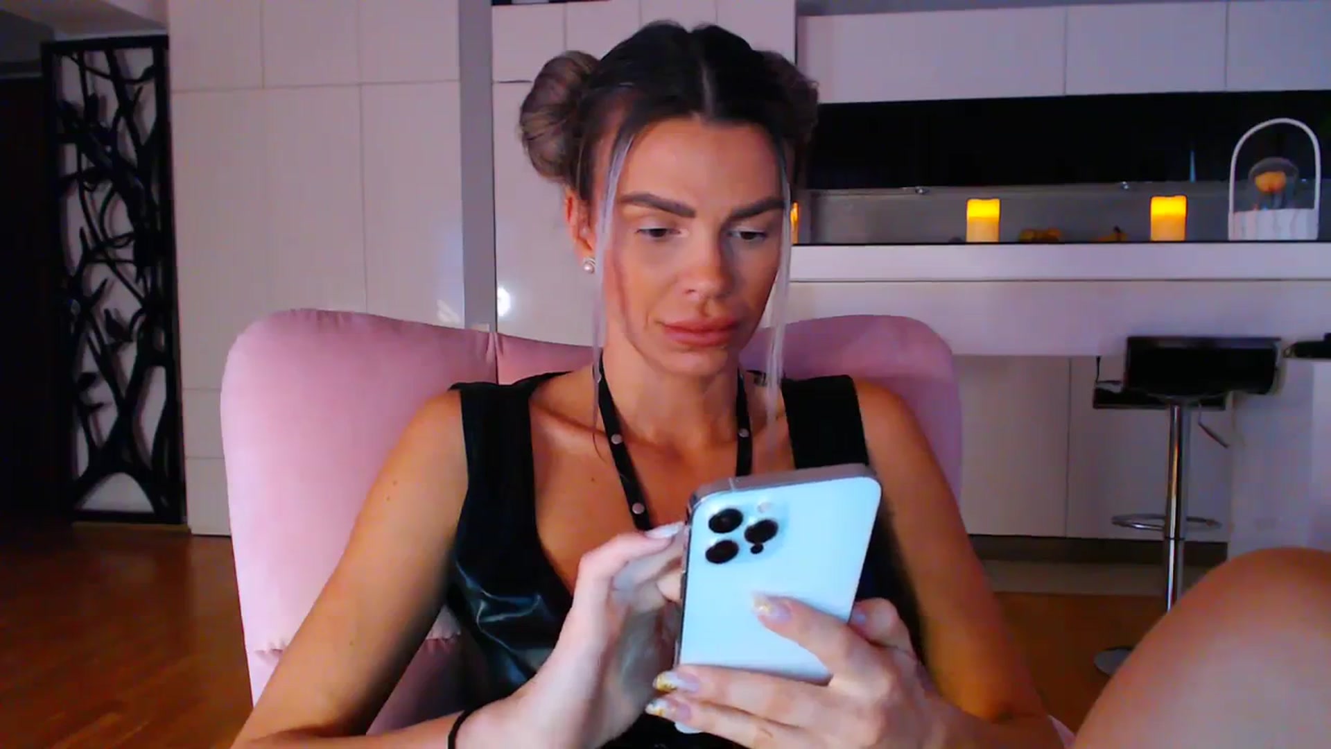 Gallery image thumbnail from D_y_y's myfreecams stream on, 11/21/2023, 06:07 image 14 of 20