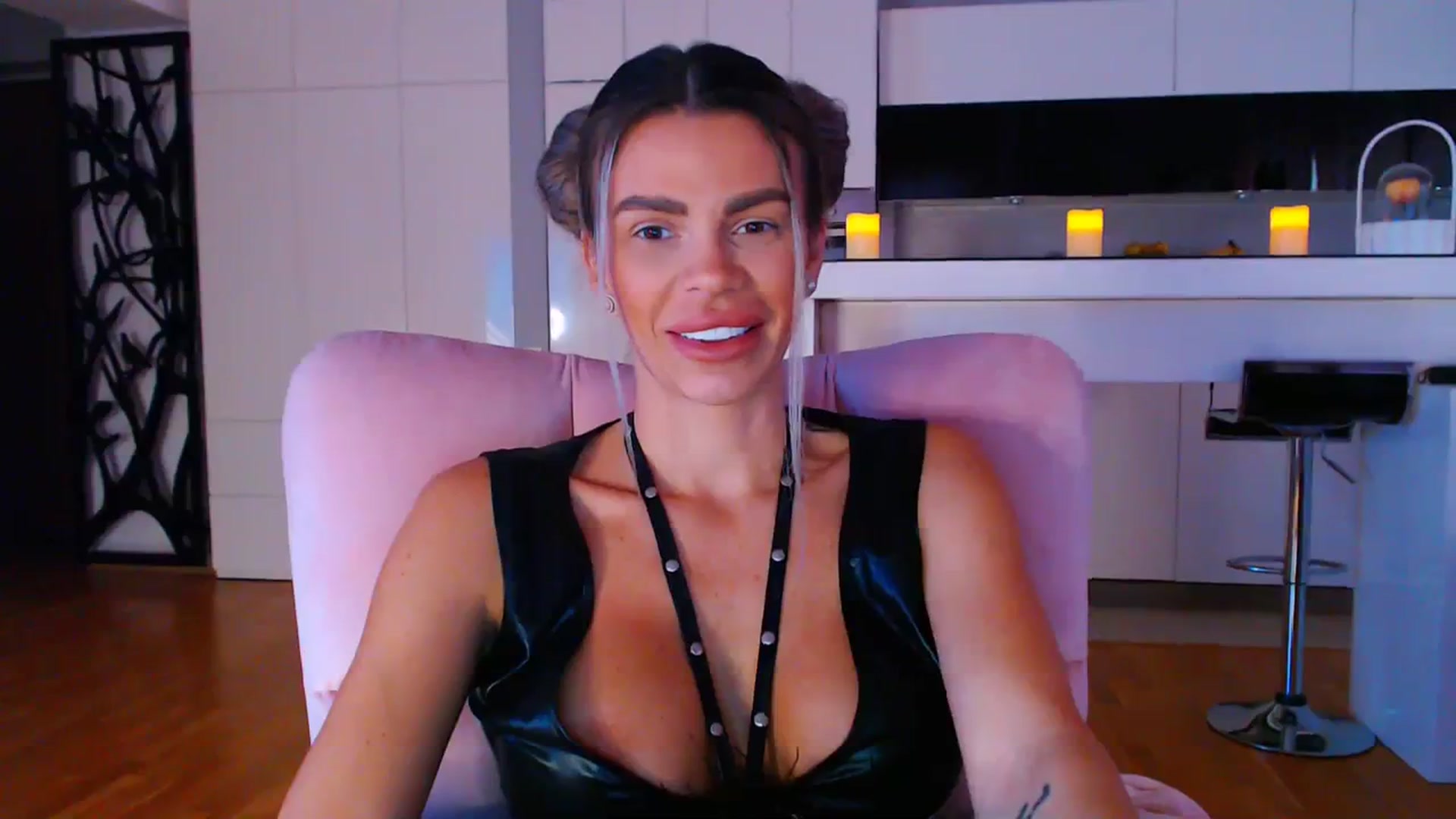Gallery image thumbnail from D_y_y's myfreecams stream on, 11/21/2023, 06:07 image 16 of 20