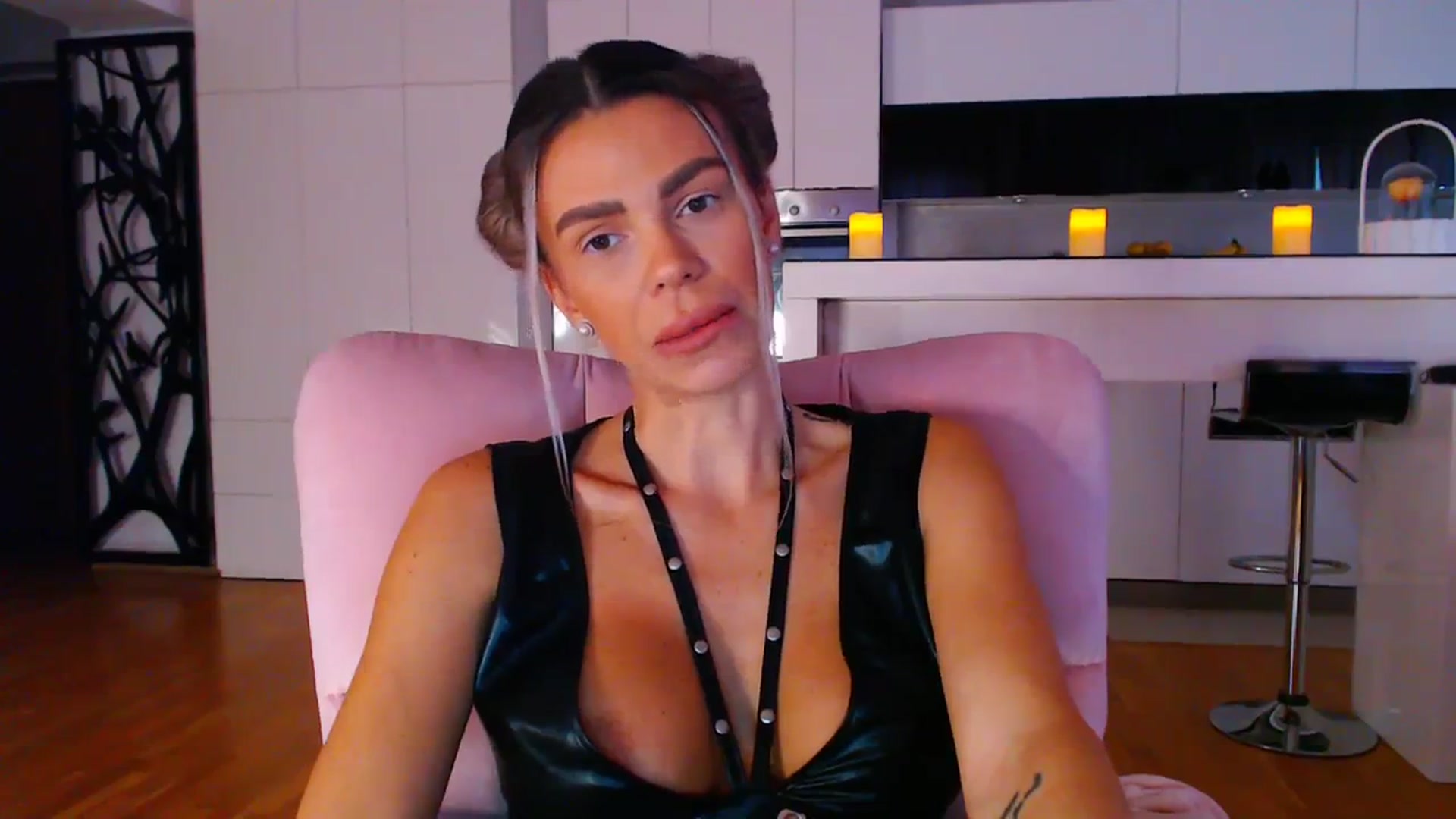 Gallery image thumbnail from D_y_y's myfreecams stream on, 11/21/2023, 06:07 image 17 of 20