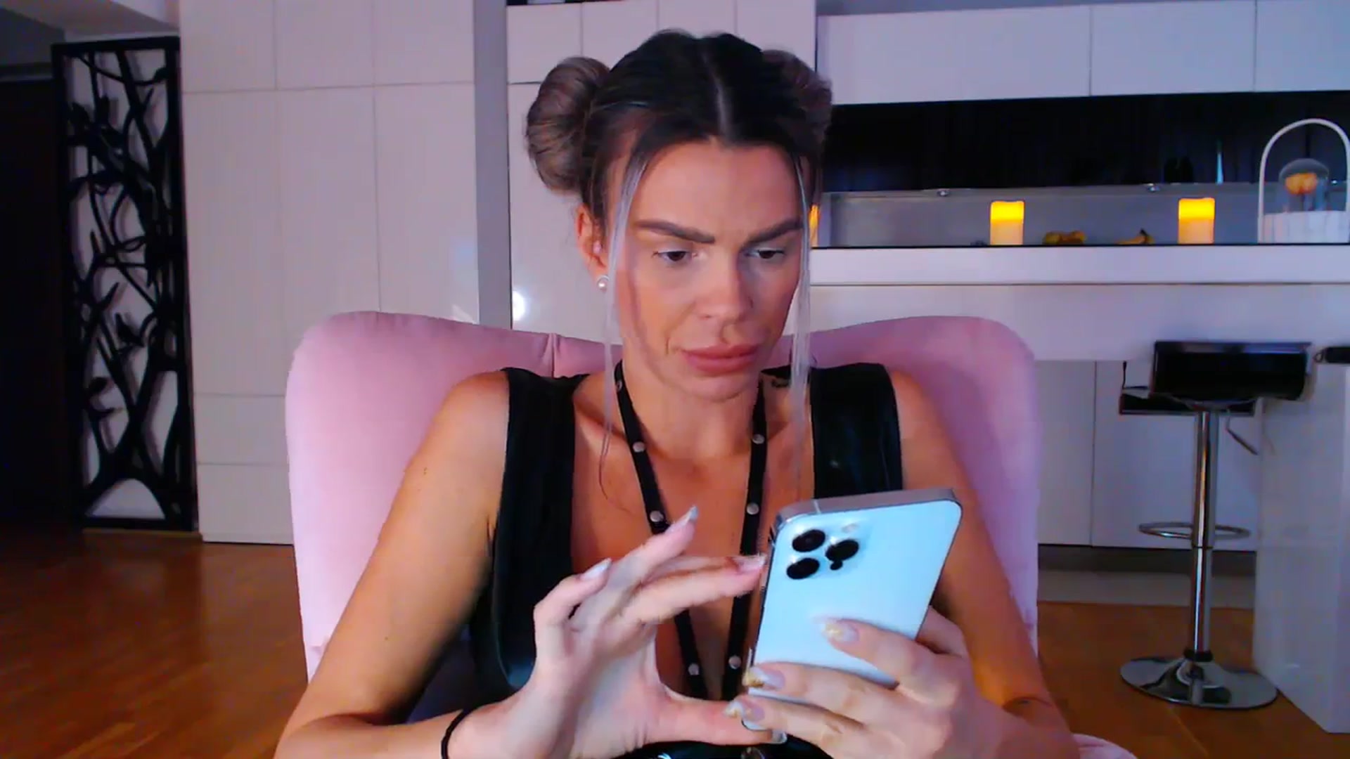 Gallery image thumbnail from D_y_y's myfreecams stream on, 11/21/2023, 06:07 image 18 of 20