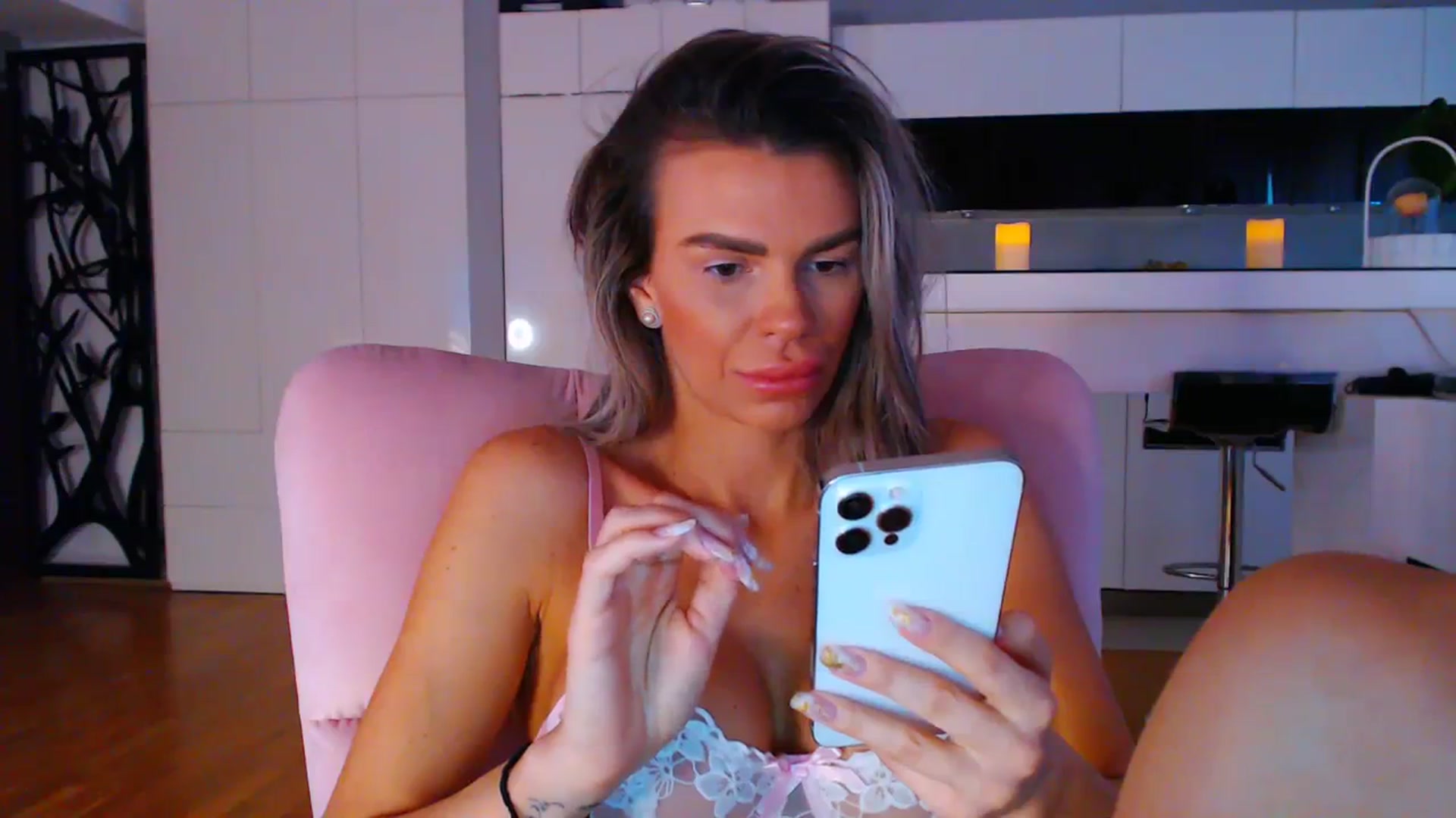 Gallery image thumbnail from D_y_y's myfreecams stream on, 11/27/2023, 06:39 image 9 of 20