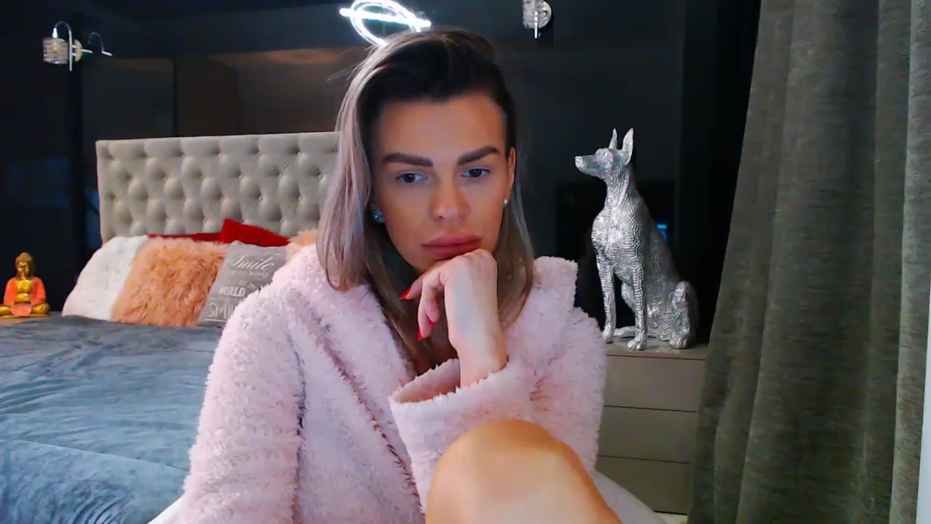 Gallery image thumbnail from D_y_y's myfreecams stream on, 12/01/2023, 06:25 image 13 of 20