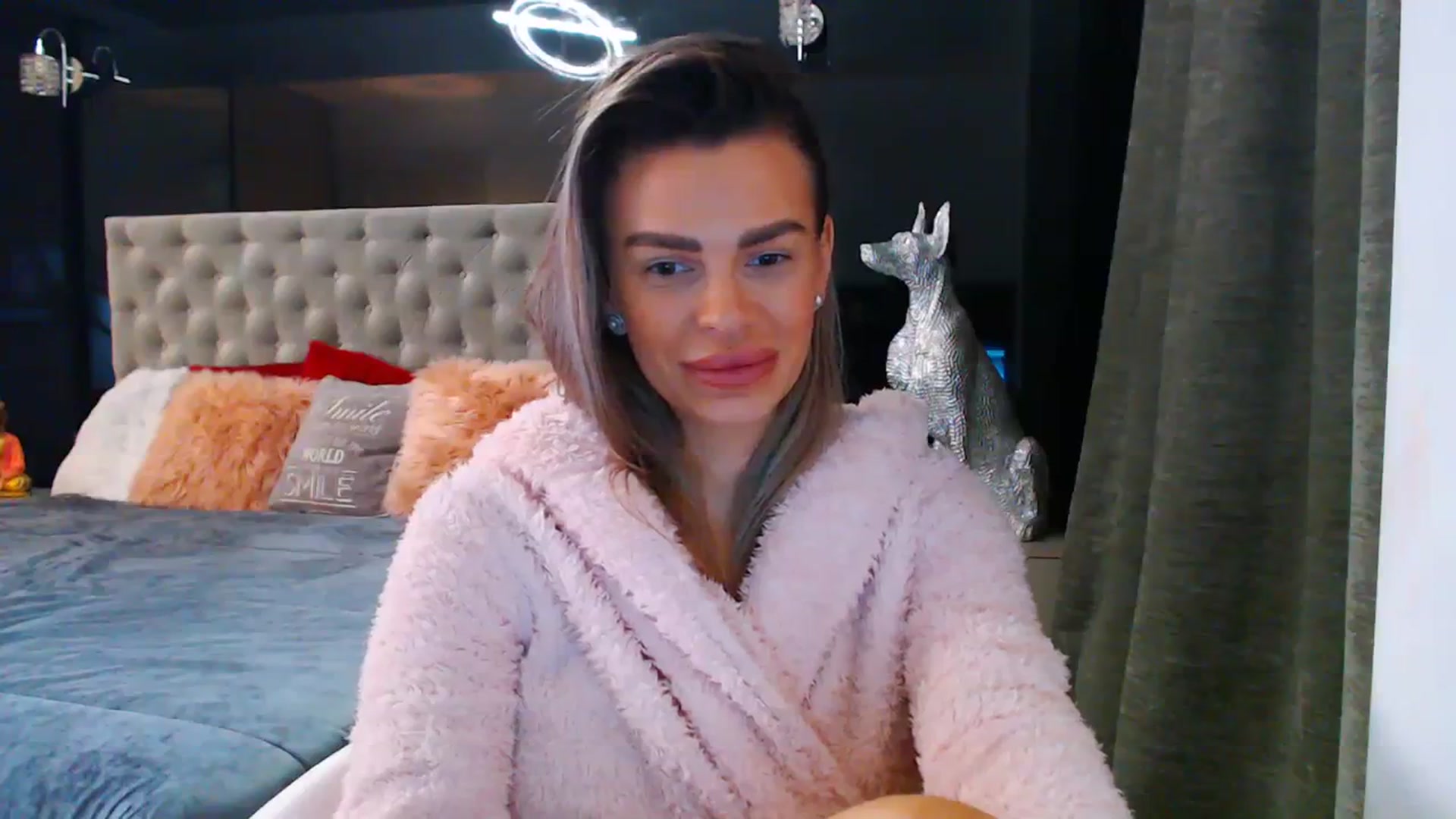 Gallery image thumbnail from D_y_y's myfreecams stream on, 12/01/2023, 06:25 image 18 of 20