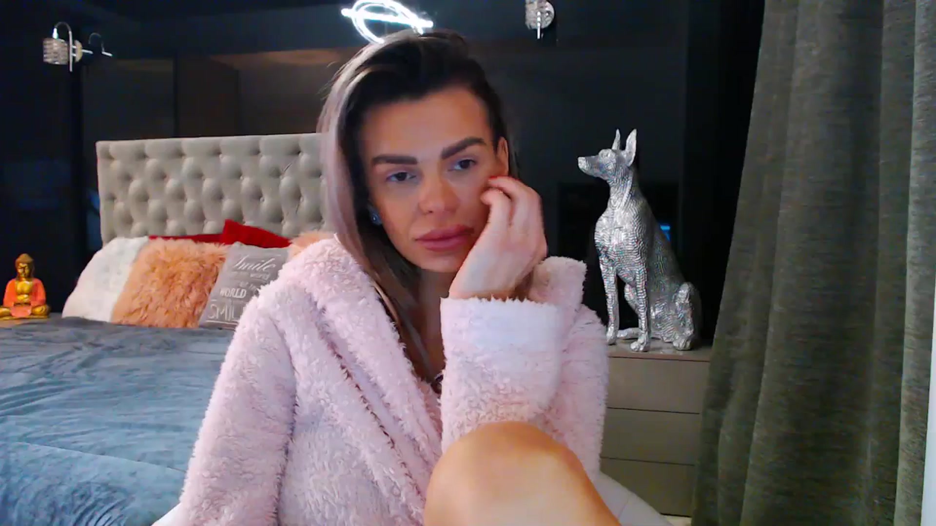 Gallery image thumbnail from D_y_y's myfreecams stream on, 12/01/2023, 06:25 image 12 of 20