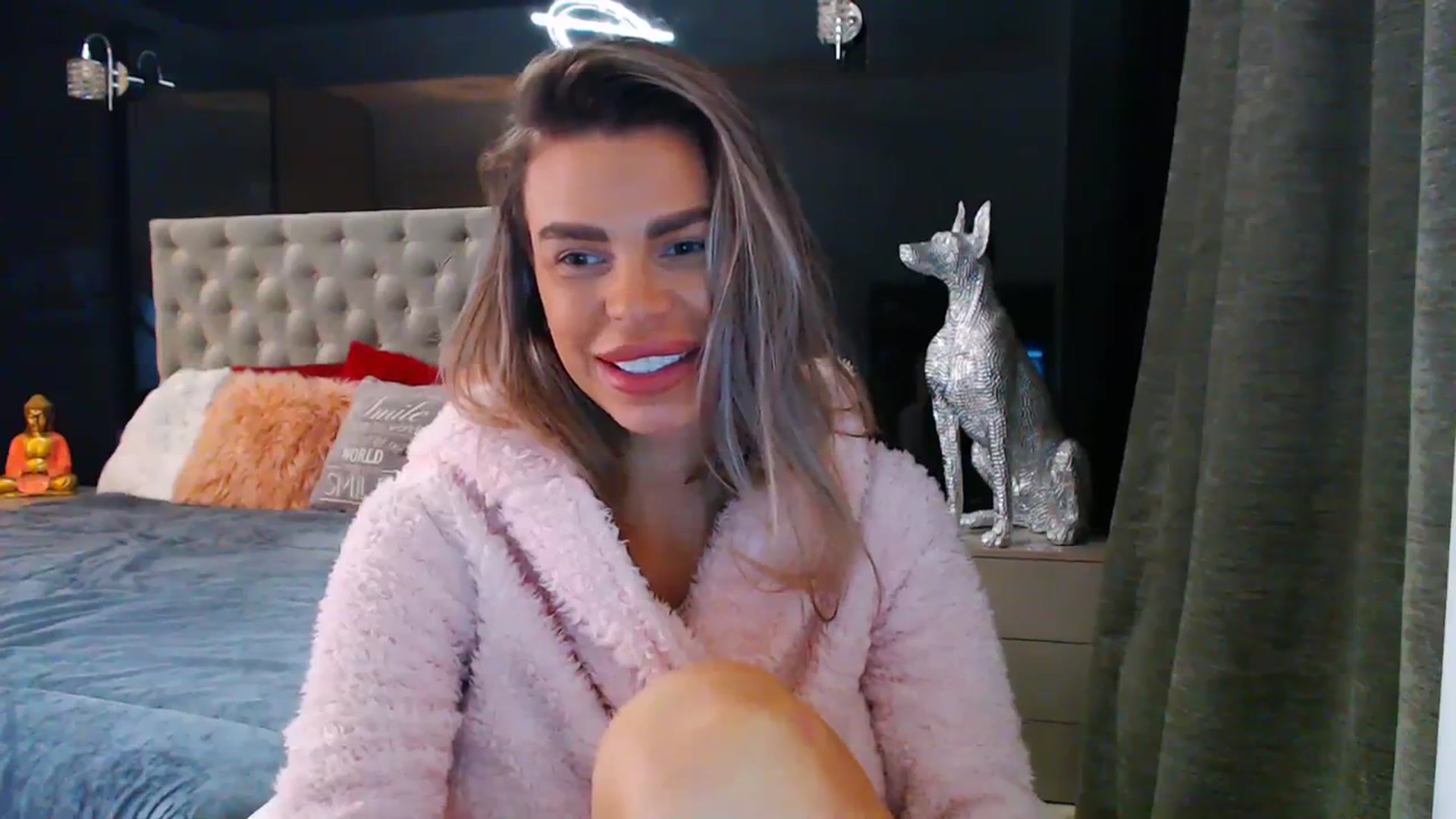 Gallery image thumbnail from D_y_y's myfreecams stream on, 12/01/2023, 06:25 image 11 of 20