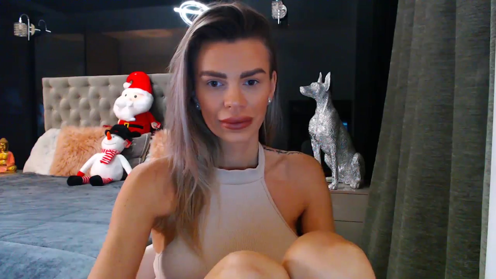 Gallery image thumbnail from D_y_y's myfreecams stream on, 12/02/2023, 04:16 image 9 of 20