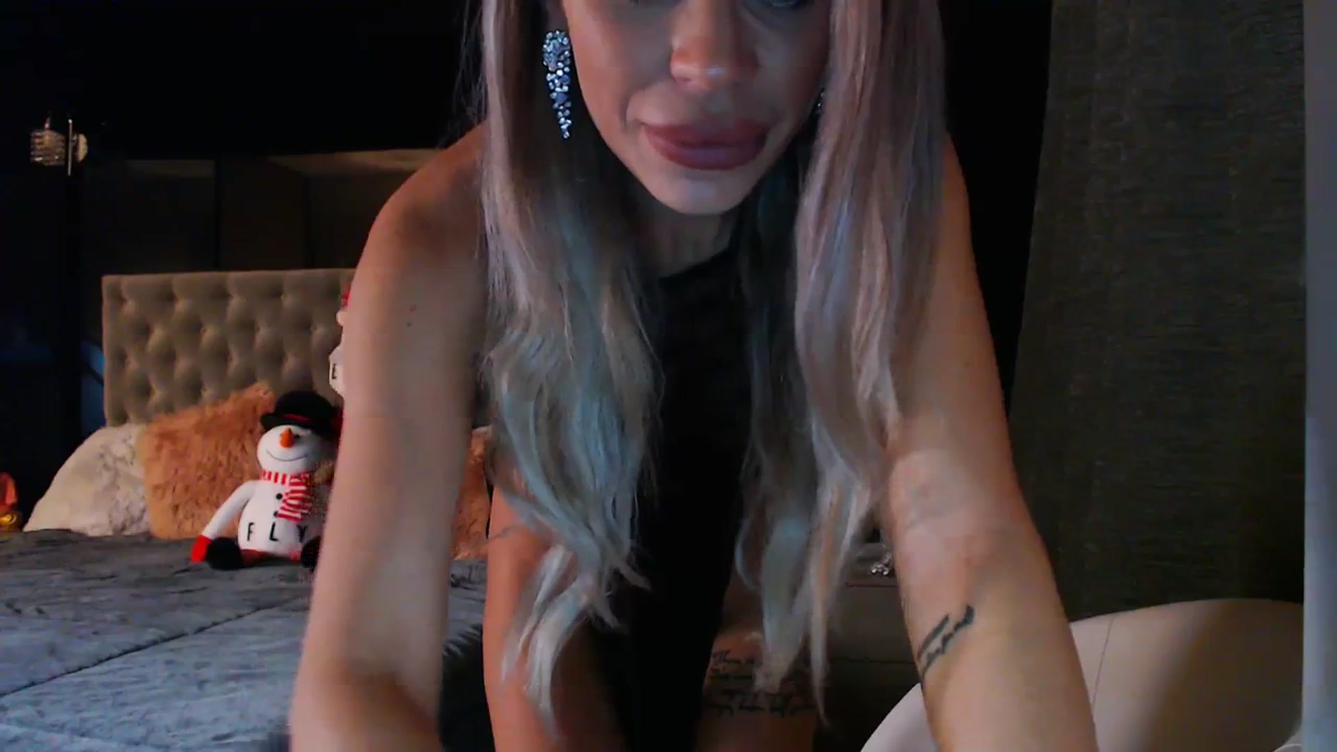 Gallery image thumbnail from D_y_y's myfreecams stream on, 12/03/2023, 06:07 image 5 of 20
