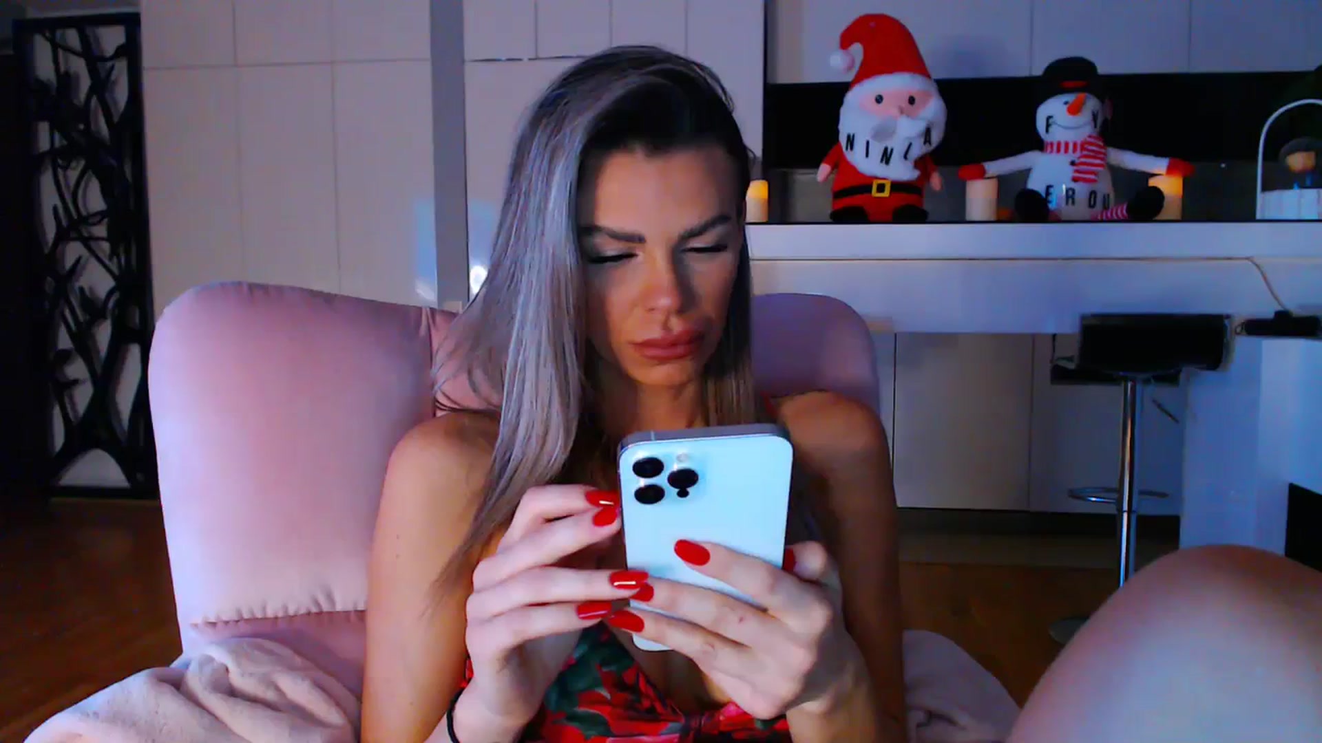 Gallery image thumbnail from D_y_y's myfreecams stream on, 12/06/2023, 04:50 image 19 of 20