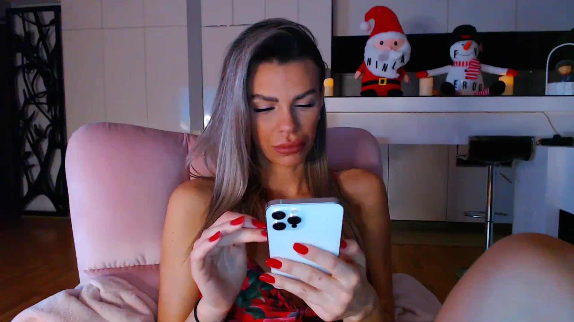 Gallery image thumbnail from D_y_y's myfreecams stream on, 12/06/2023, 04:50 image 17 of 20
