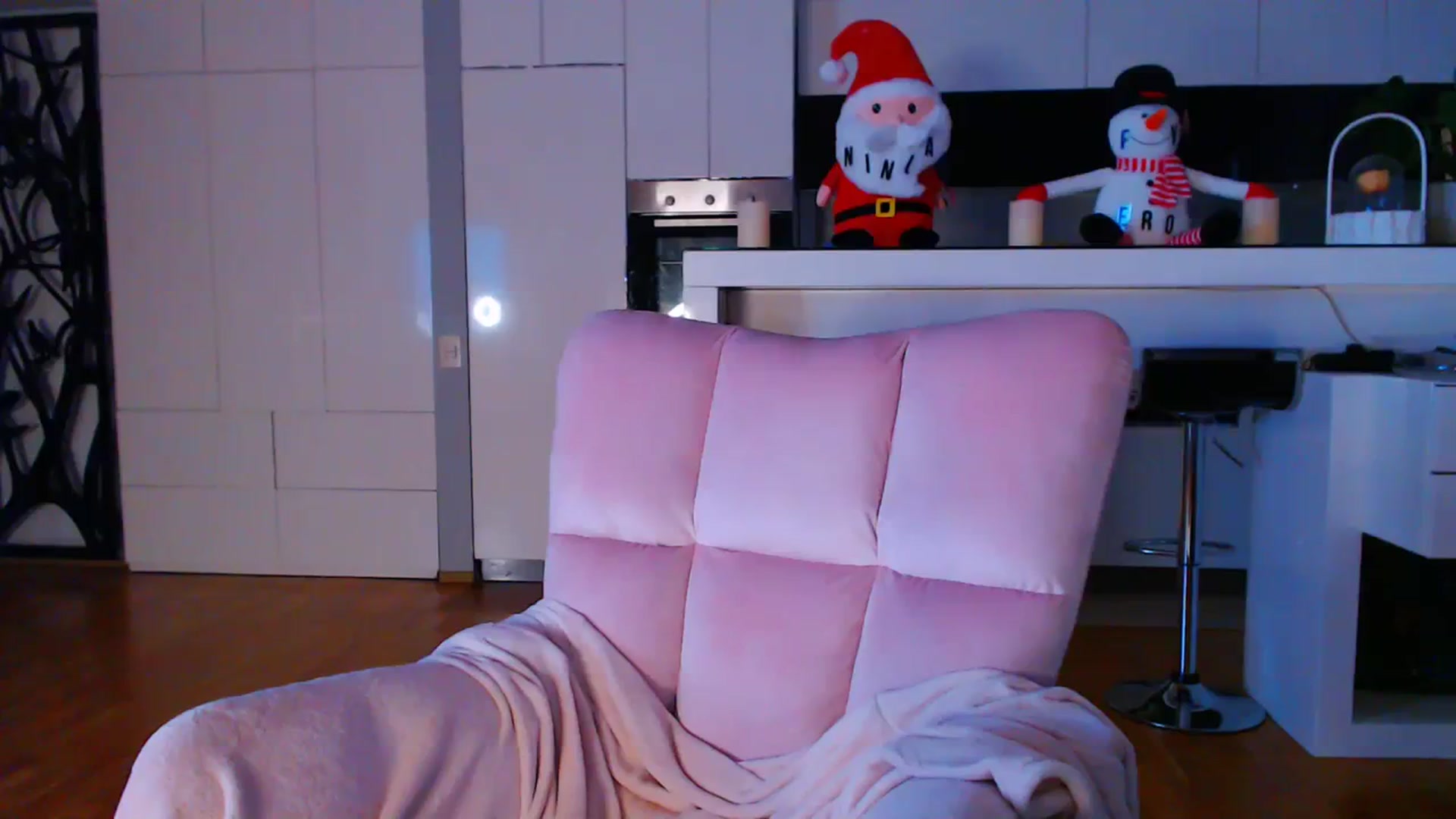 Gallery image thumbnail from D_y_y's myfreecams stream on, 12/07/2023, 06:39 image 18 of 20