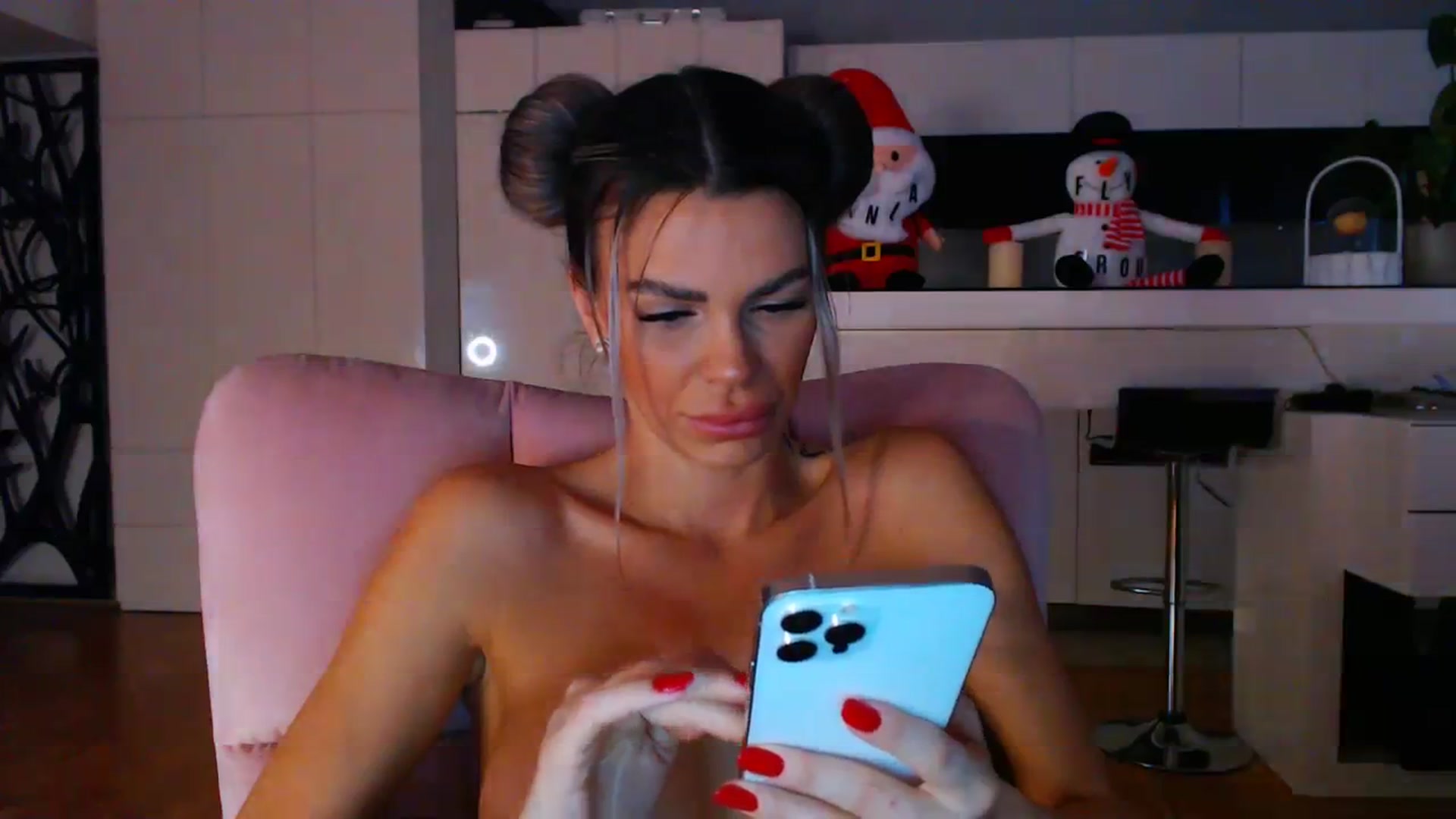 Gallery image thumbnail from D_y_y's myfreecams stream on, 12/08/2023, 06:23 image 17 of 20