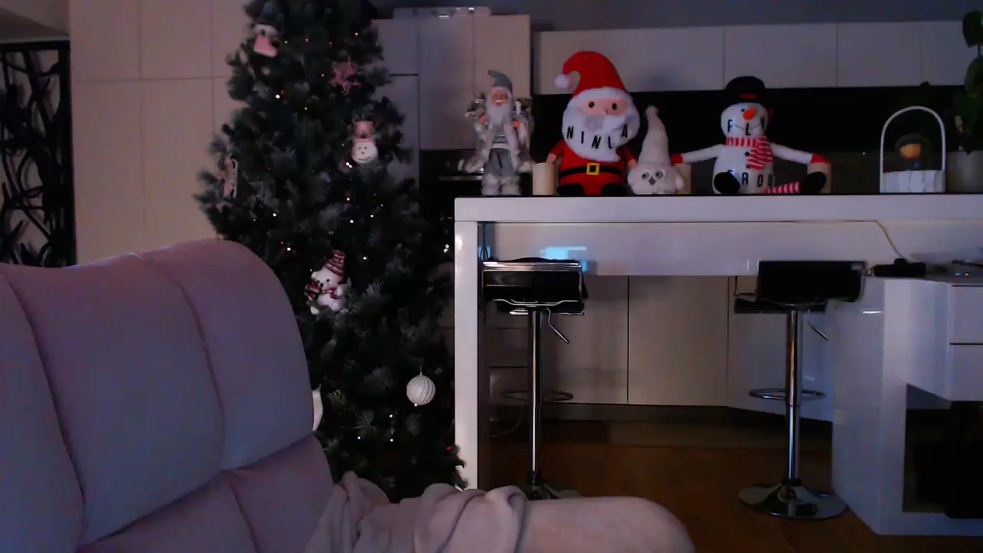 Gallery image thumbnail from D_y_y's myfreecams stream on, 12/11/2023, 06:58 image 8 of 20