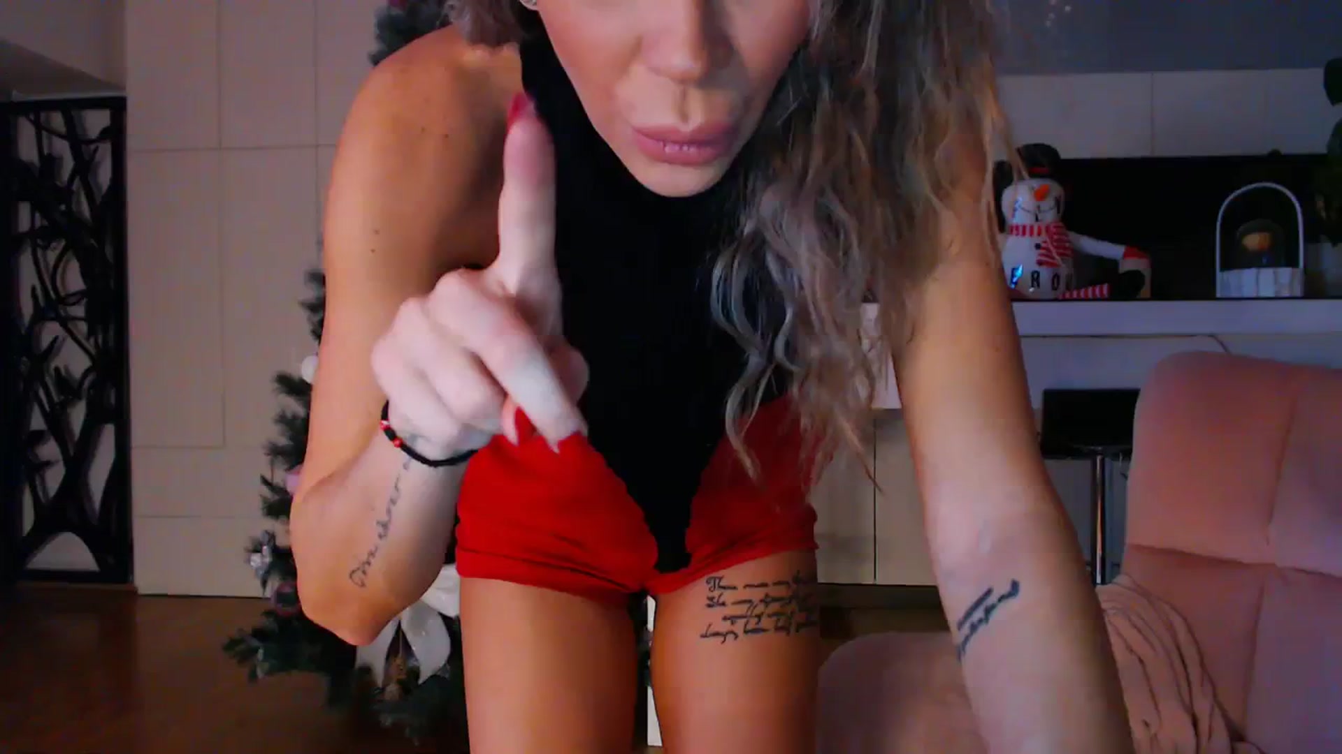 Gallery image thumbnail from D_y_y's myfreecams stream on, 12/17/2023, 06:14 image 11 of 20