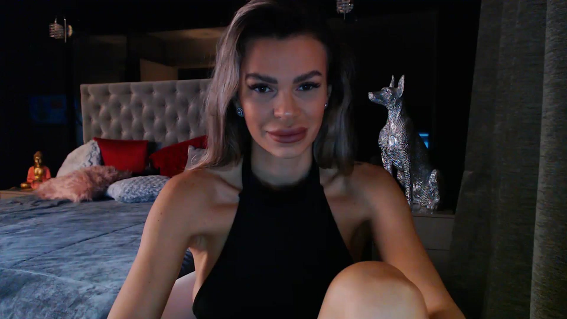 Gallery image thumbnail from D_y_y's myfreecams stream on, 12/19/2023, 06:00 image 2 of 20