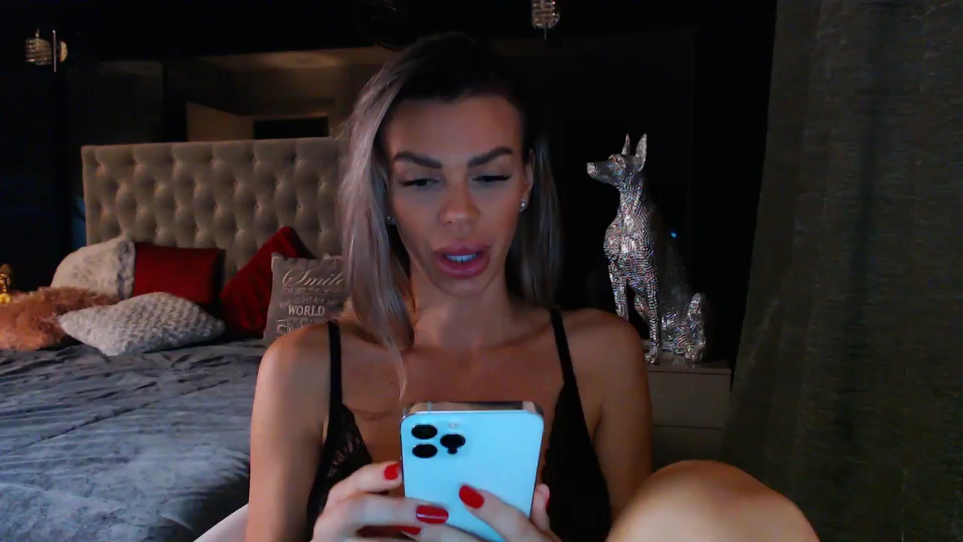 Gallery image thumbnail from D_y_y's myfreecams stream on, 12/20/2023, 06:16 image 20 of 20
