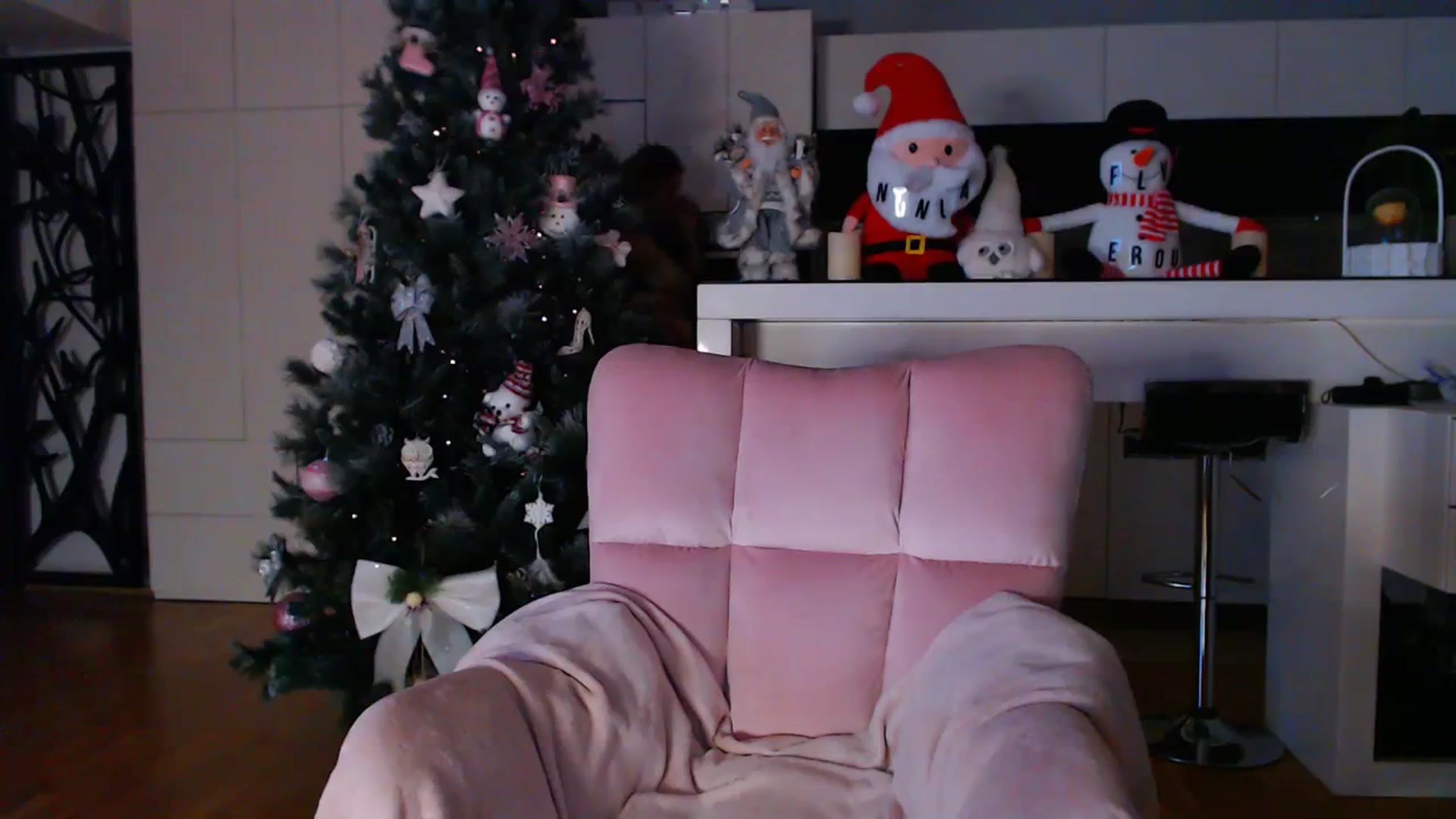 Gallery image thumbnail from D_y_y's myfreecams stream on, 12/24/2023, 06:12 image 6 of 20