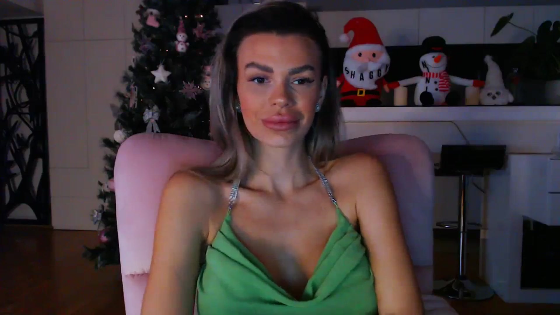 Gallery image thumbnail from D_y_y's myfreecams stream on, 12/27/2023, 06:03 image 18 of 20
