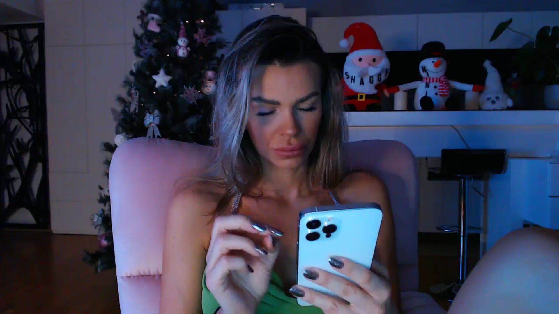 Gallery image thumbnail from D_y_y's myfreecams stream on, 12/27/2023, 06:03 image 11 of 20