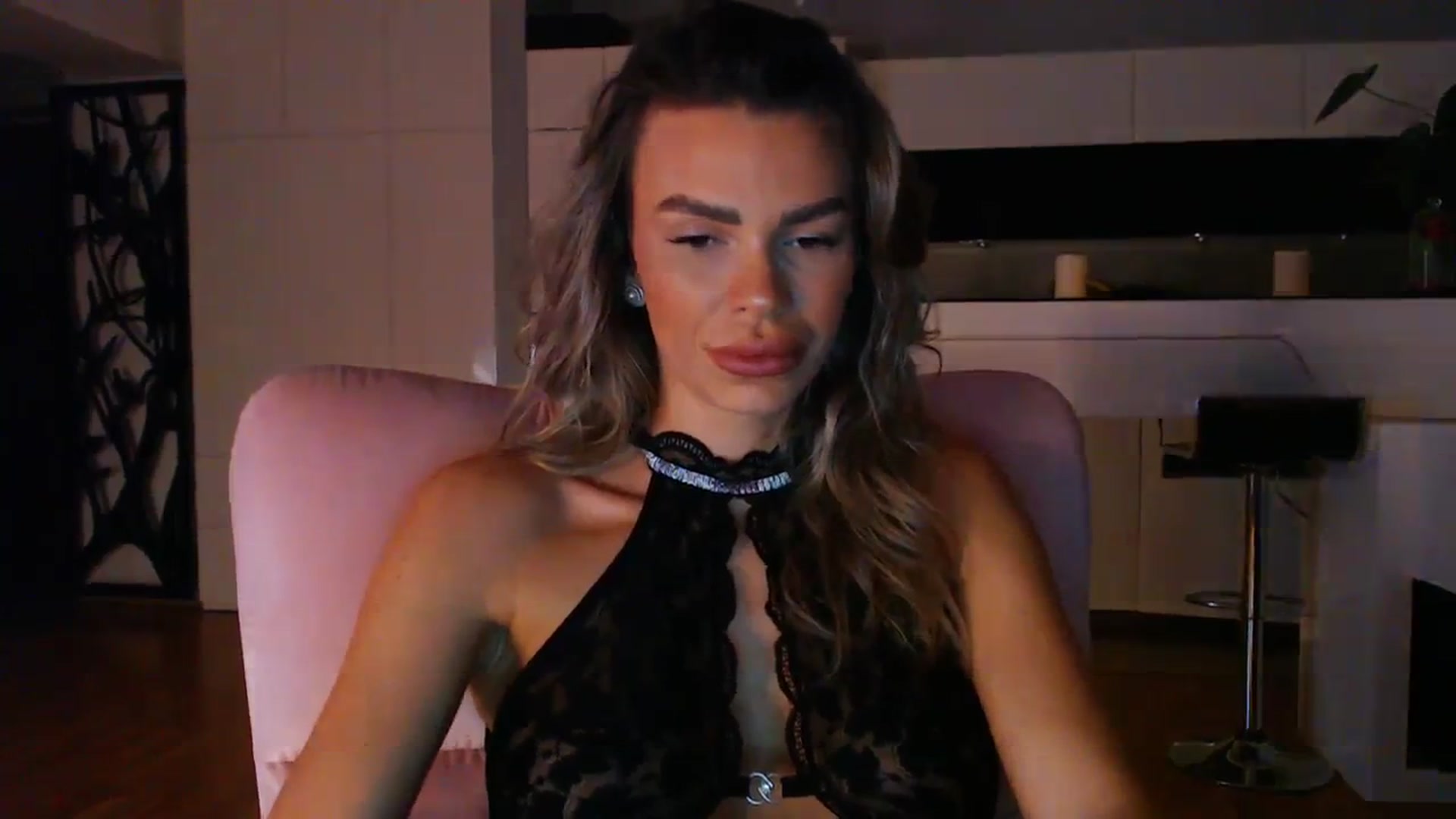 Gallery image thumbnail from D_y_y's myfreecams stream on, 01/03/2024, 06:01 image 8 of 20