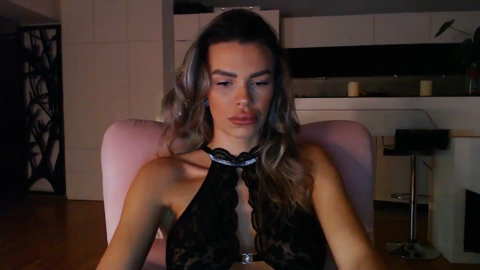 Gallery image thumbnail from D_y_y's myfreecams stream on, 01/03/2024, 06:01 image 6 of 20
