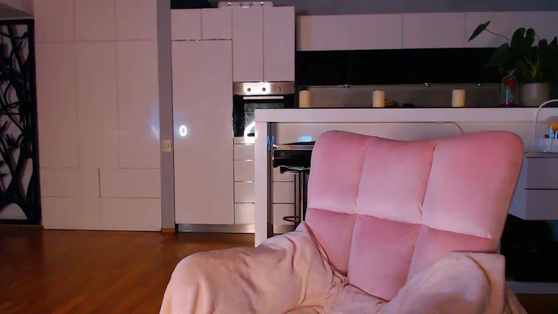Gallery image thumbnail from D_y_y's myfreecams stream on, 01/07/2024, 05:12 image 10 of 20