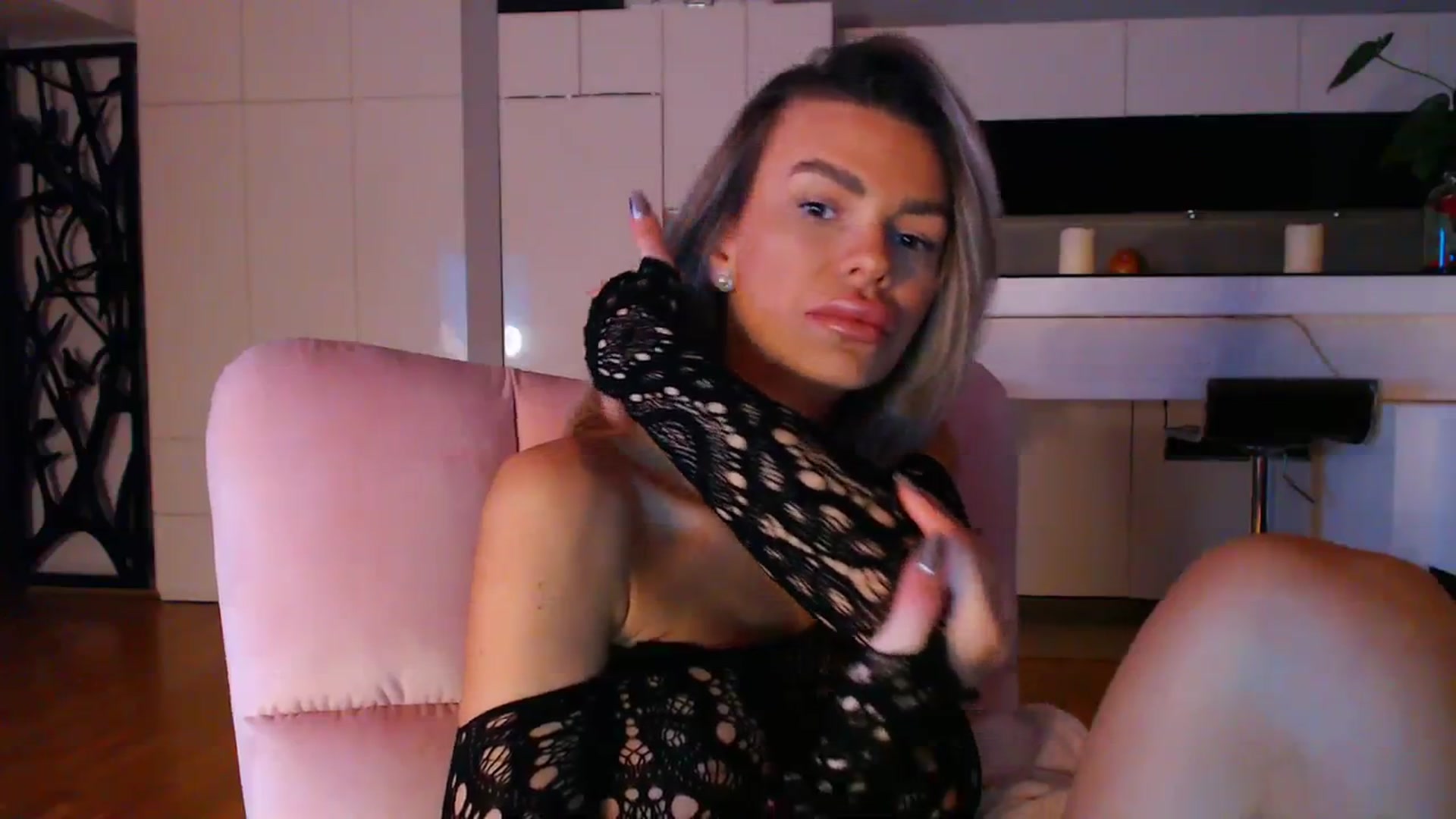 Gallery image thumbnail from D_y_y's myfreecams stream on, 01/08/2024, 05:33 image 6 of 20