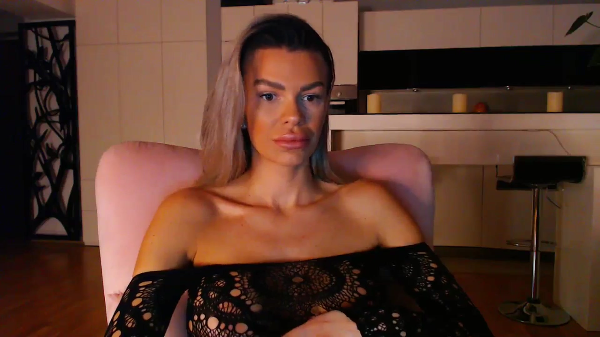 Gallery image thumbnail from D_y_y's myfreecams stream on, 01/08/2024, 05:33 image 4 of 20