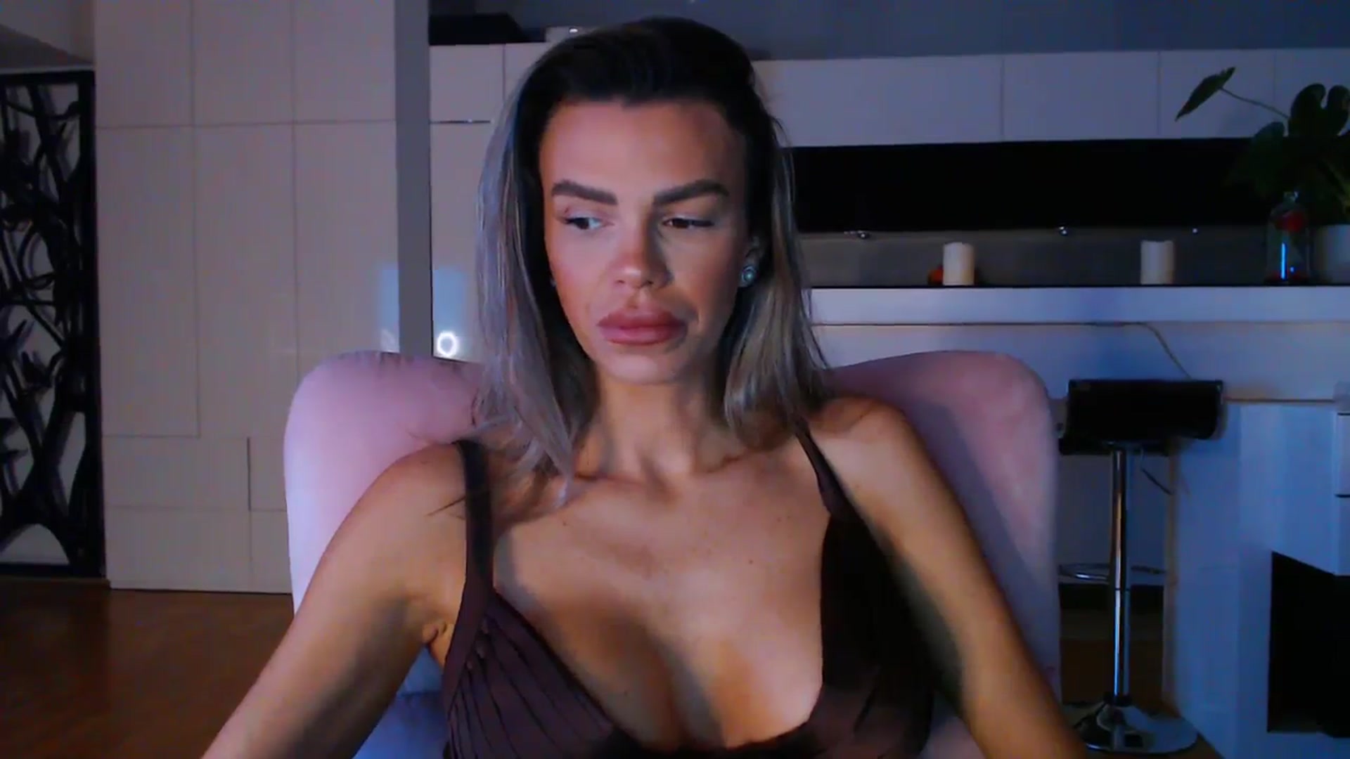 Gallery image thumbnail from D_y_y's myfreecams stream on, 01/12/2024, 06:07 image 7 of 20