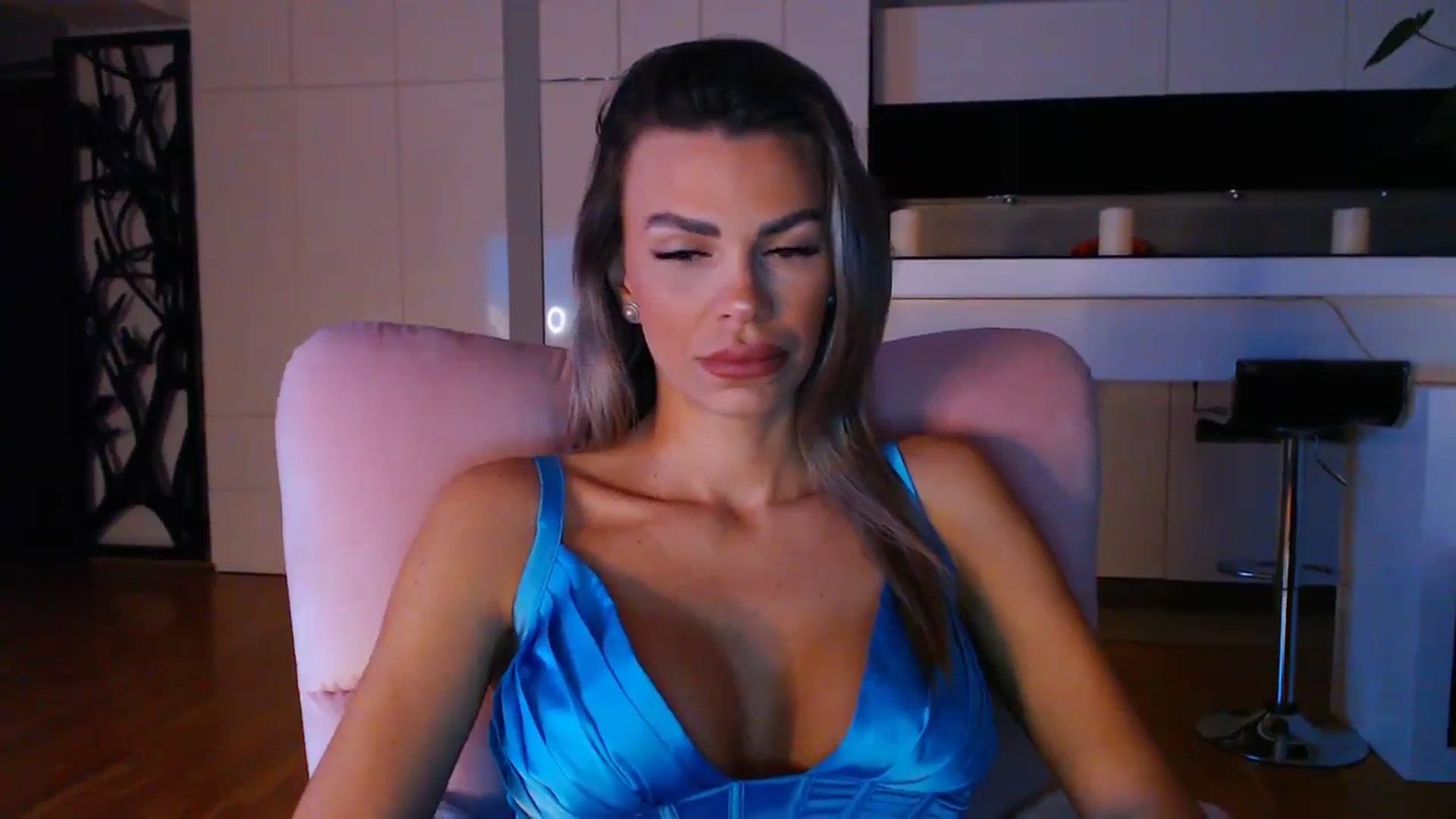 Gallery image thumbnail from D_y_y's myfreecams stream on, 01/15/2024, 05:42 image 9 of 20