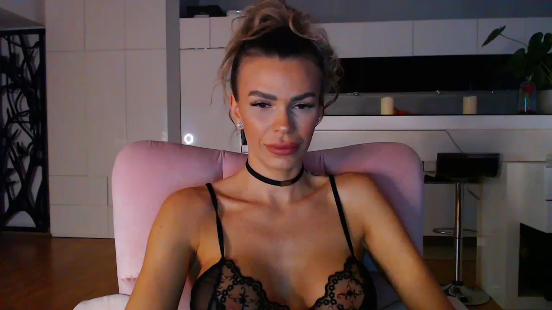 Gallery image thumbnail from D_y_y's myfreecams stream on, 01/19/2024, 06:24 image 15 of 20