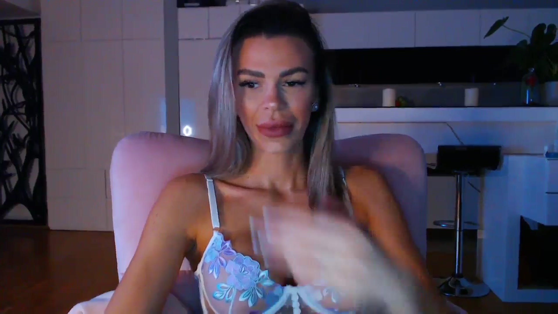 Gallery image thumbnail from D_y_y's myfreecams stream on, 01/26/2024, 05:58 image 5 of 20