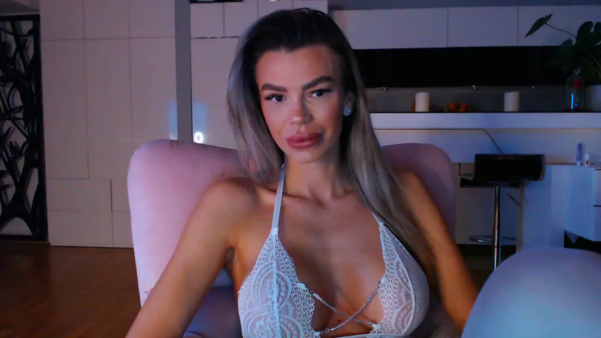 Gallery image thumbnail from D_y_y's myfreecams stream on, 01/27/2024, 06:11 image 1 of 20