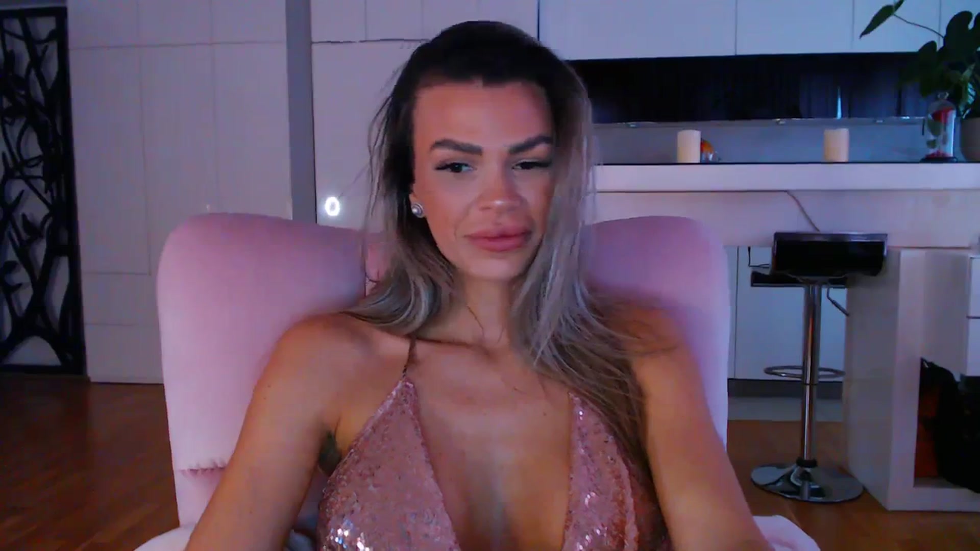 Gallery image thumbnail from D_y_y's myfreecams stream on, 01/28/2024, 07:39 image 18 of 20