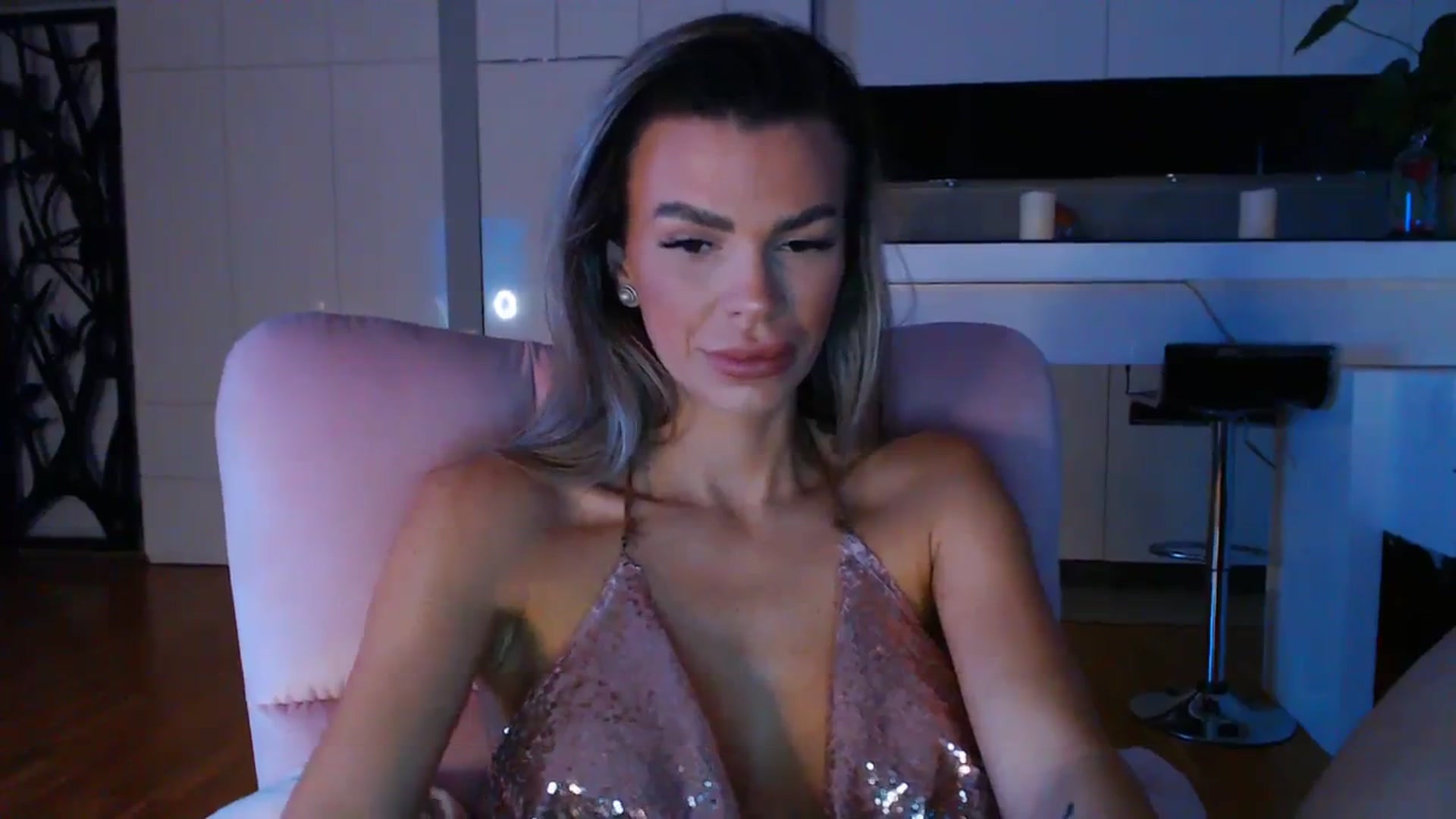 Gallery image thumbnail from D_y_y's myfreecams stream on, 01/28/2024, 07:39 image 10 of 20